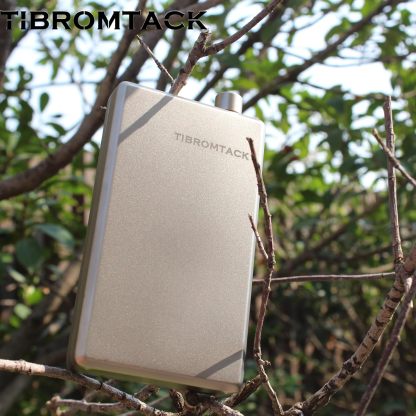 TIBROMTACK Camping Flask Pure Titanium With Funnel,200ml/7 oz Lightweight Portable Wine Pot,Ultralight Camping Picnic Whiskey Wine Alcohol Drinkware for Backpacking Outdoor Picnic (7oz/200ml)