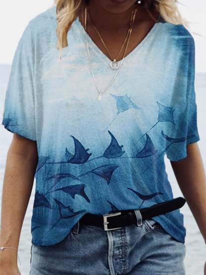 Women's Manta Ray Maui Print V-Neck T-Shirt