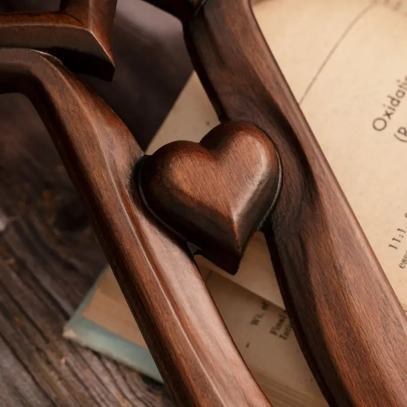 ❤️Intertwined Hearts Wooden Cross（Warehouse clearance）