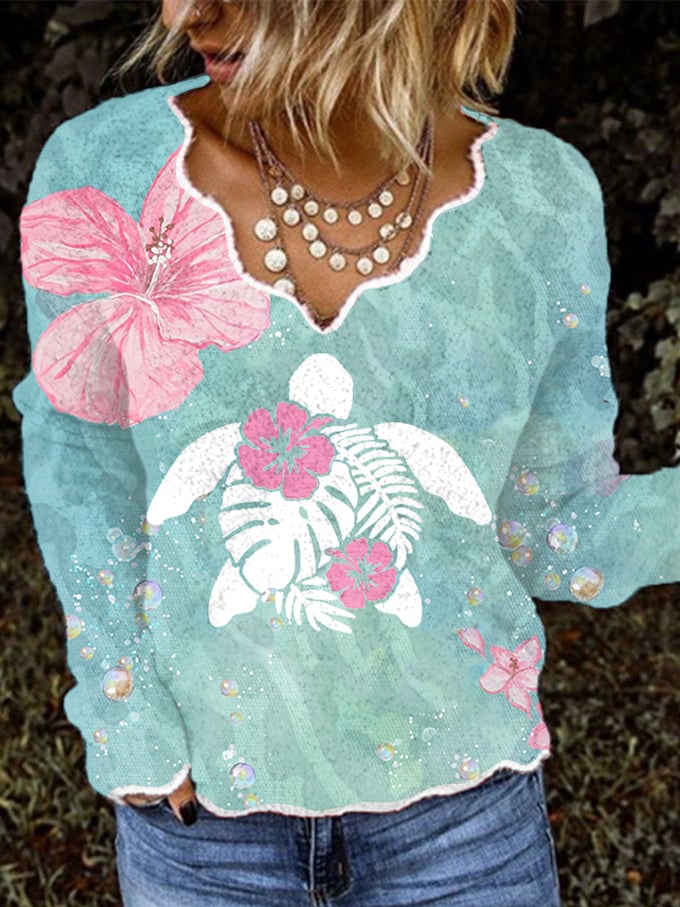Women's Maui Lahaina Hibiscus Turtle Print Long Sleeve Top