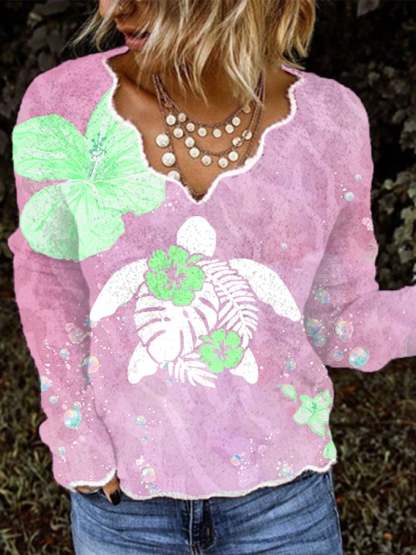 Women's Maui Lahaina Hibiscus Turtle Print Long Sleeve Top