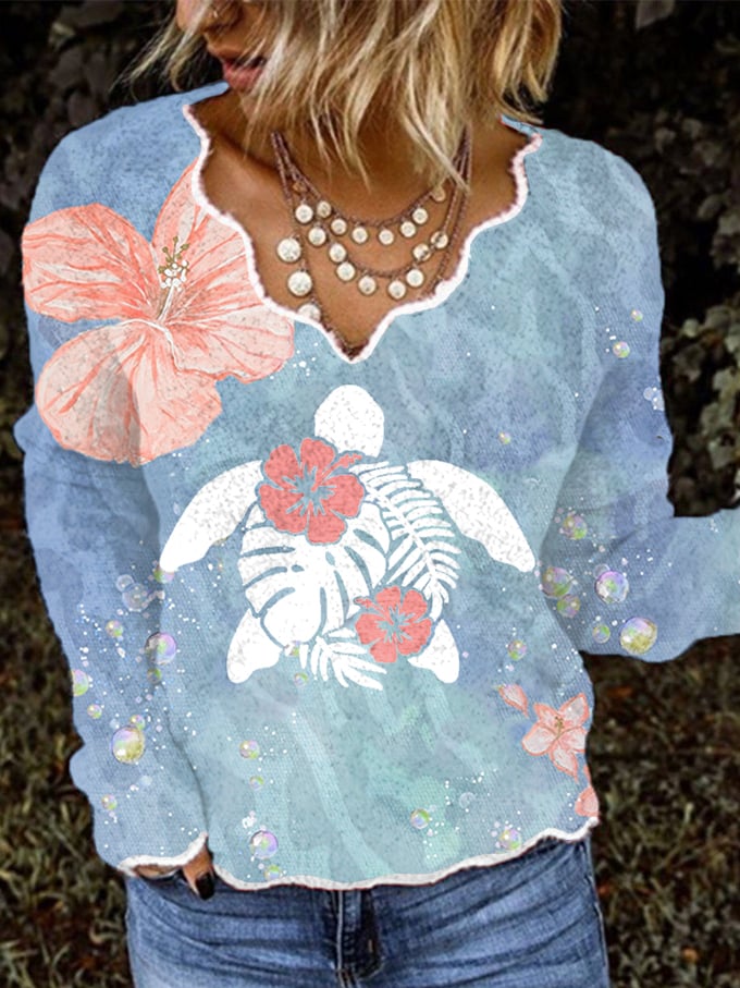 Women's Maui Lahaina Hibiscus Turtle Print Long Sleeve Top