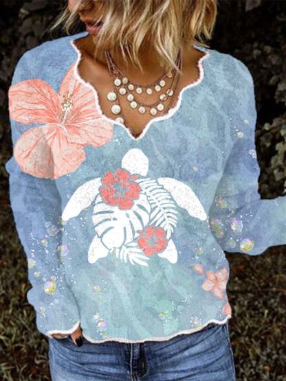 Women's Maui Lahaina Hibiscus Turtle Print Long Sleeve Top