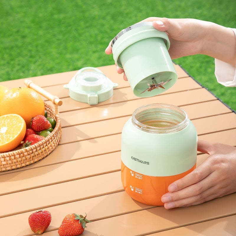 Portable Fruit Juicer Cup