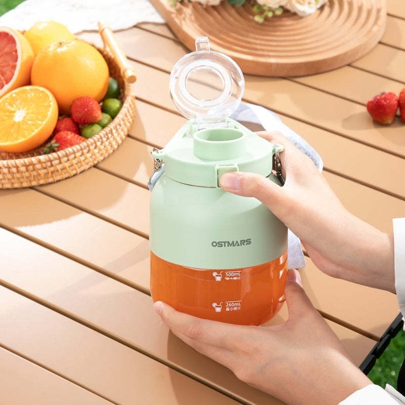 Portable Fruit Juicer Cup