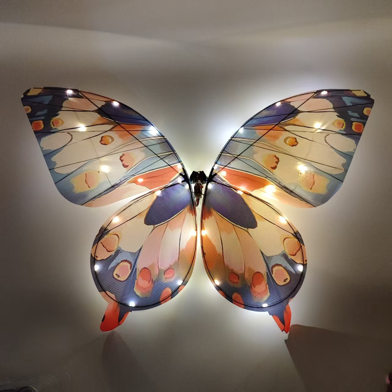 New Custom Bionic Remote Control Butterfly Gravity Sensing Remote Control Flight Butterfly Drone for Event Party with a flycase