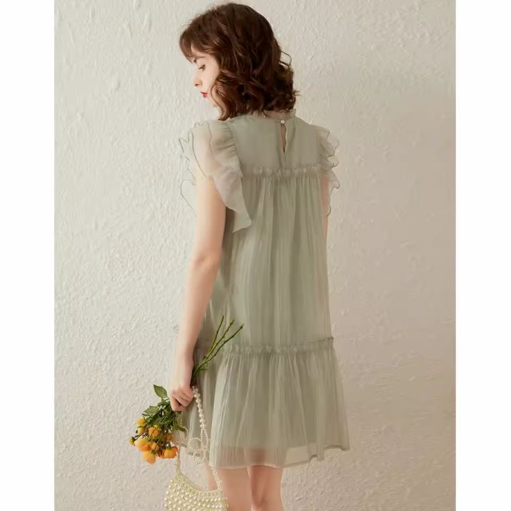 Sleeveless pleated dress