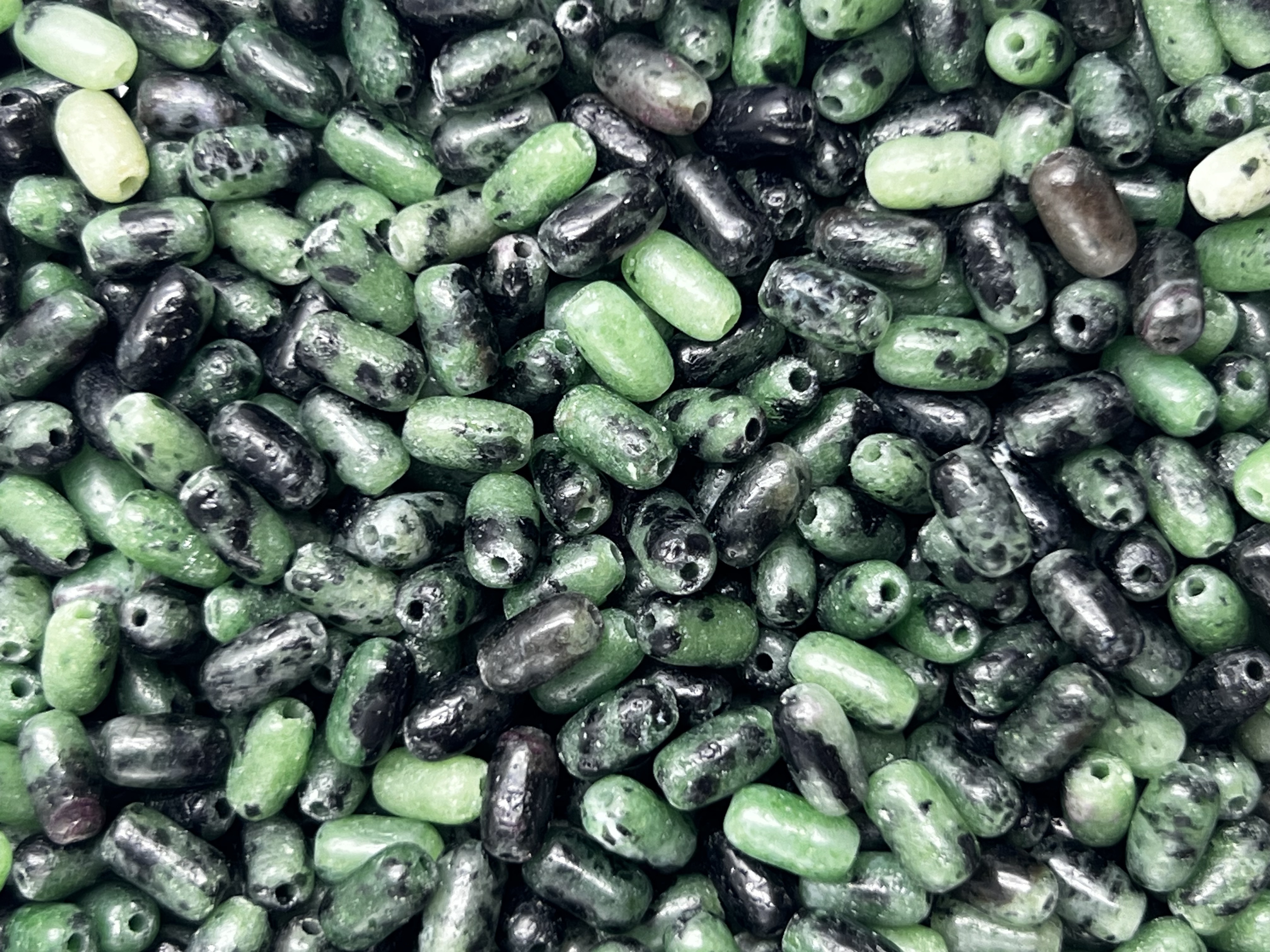 34.Ruby Zoisite Rice Shape 
