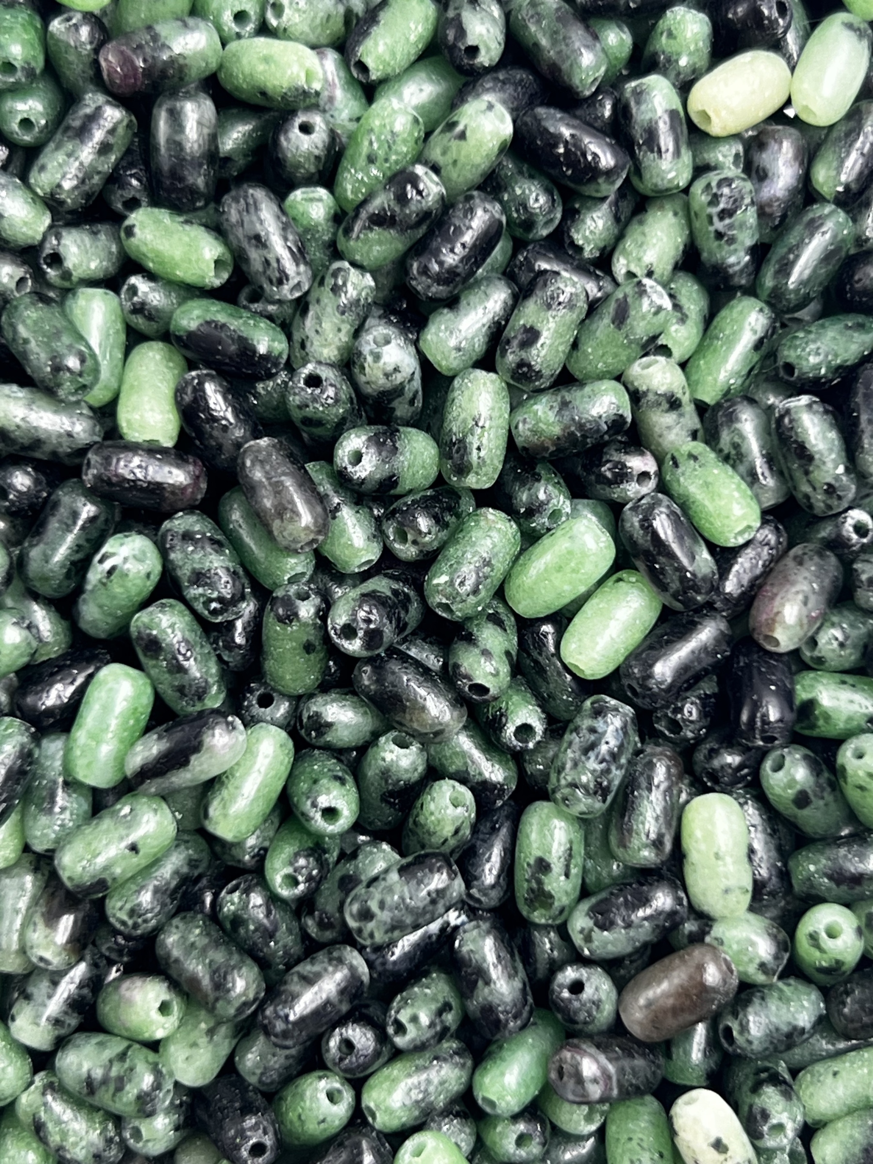 34.Ruby Zoisite Rice Shape 