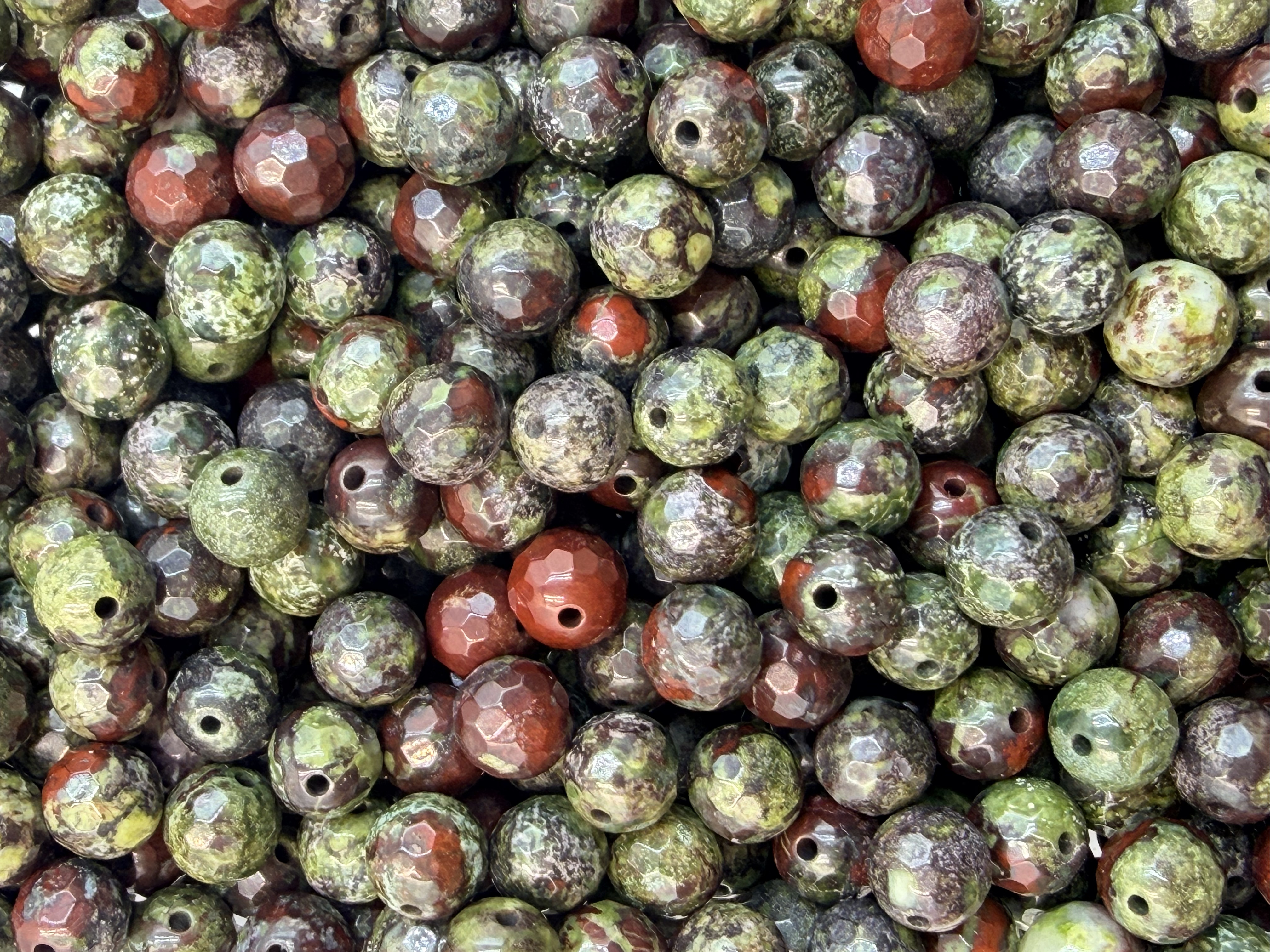 12.Dragon Blood Stood Faceted Shape