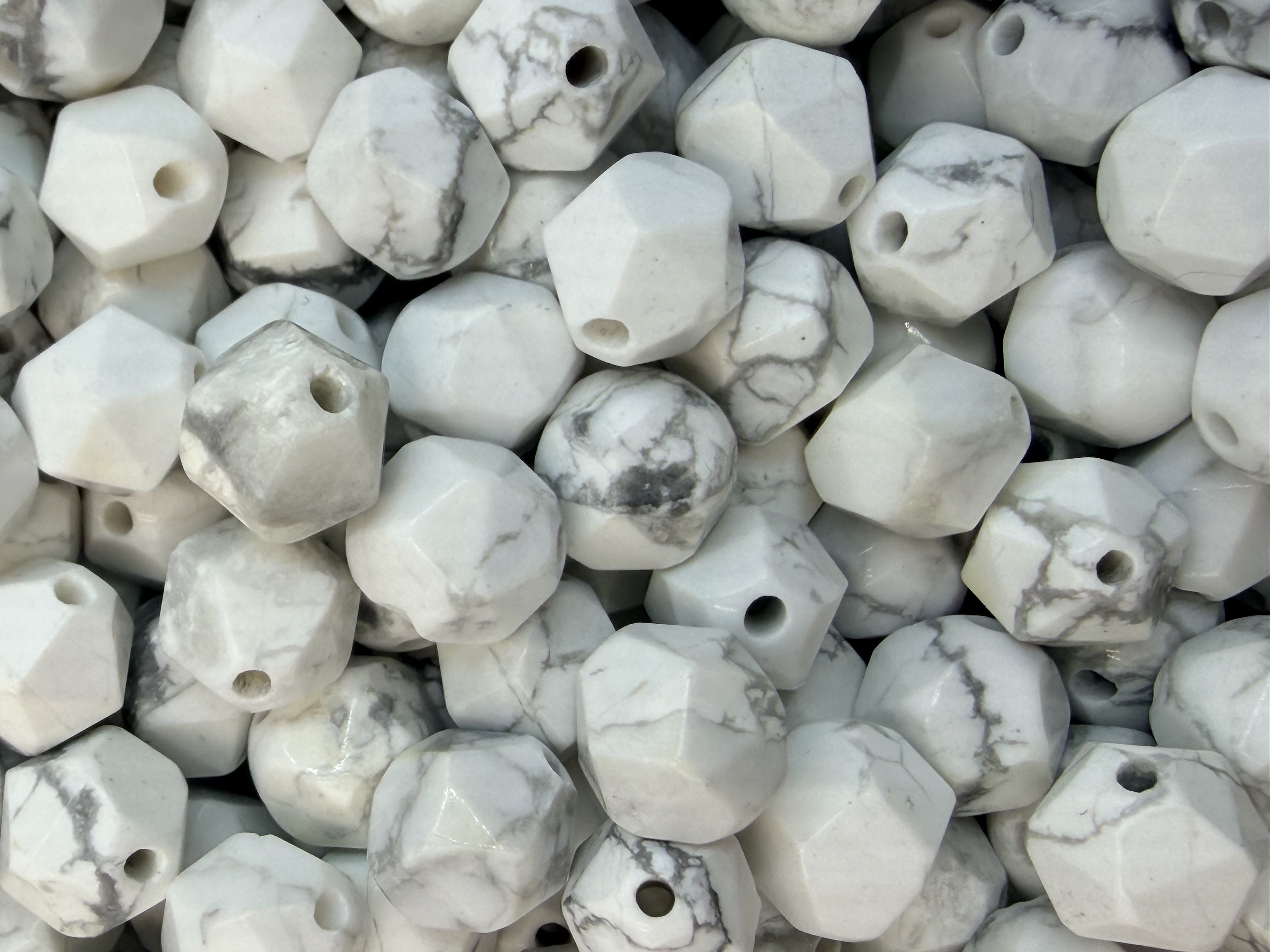 105.Howlite Faceted Shape