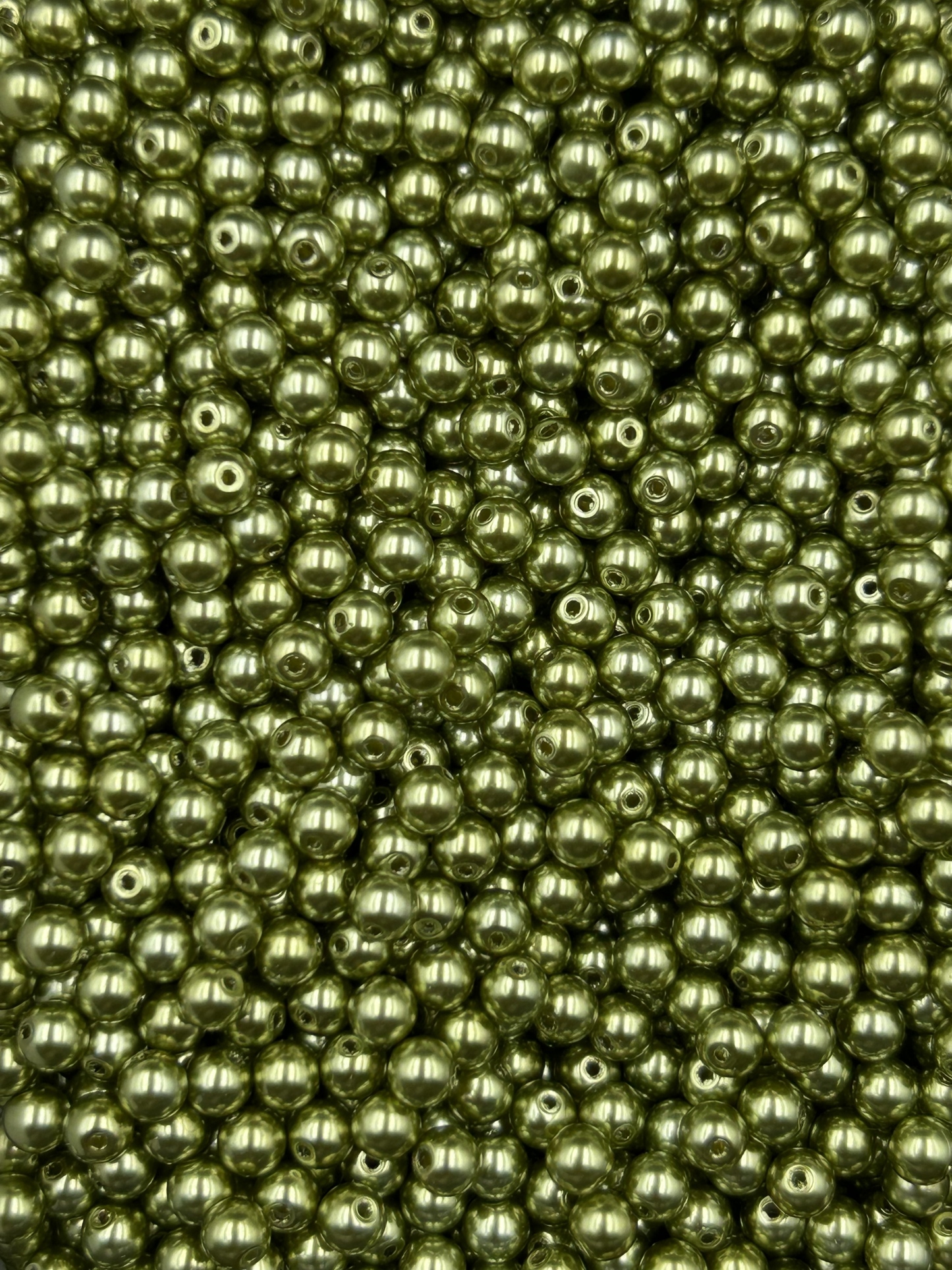 32.Military Green Shell Bean(4mm)