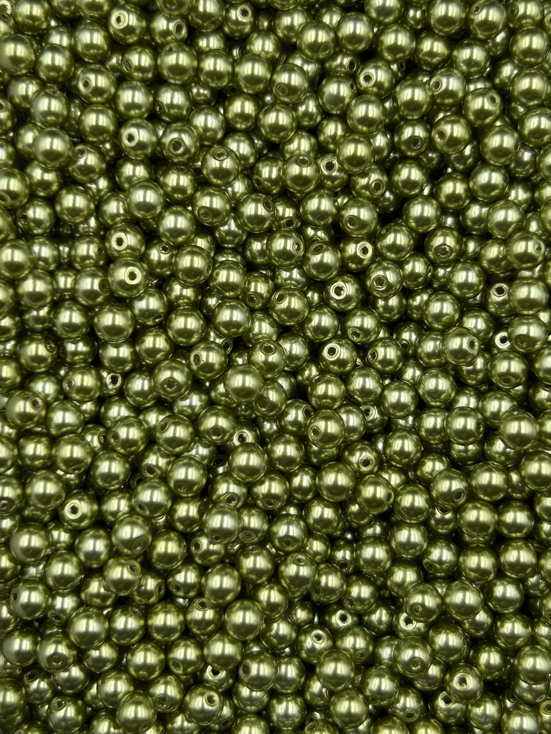 32.Military Green Shell Bean(4mm)