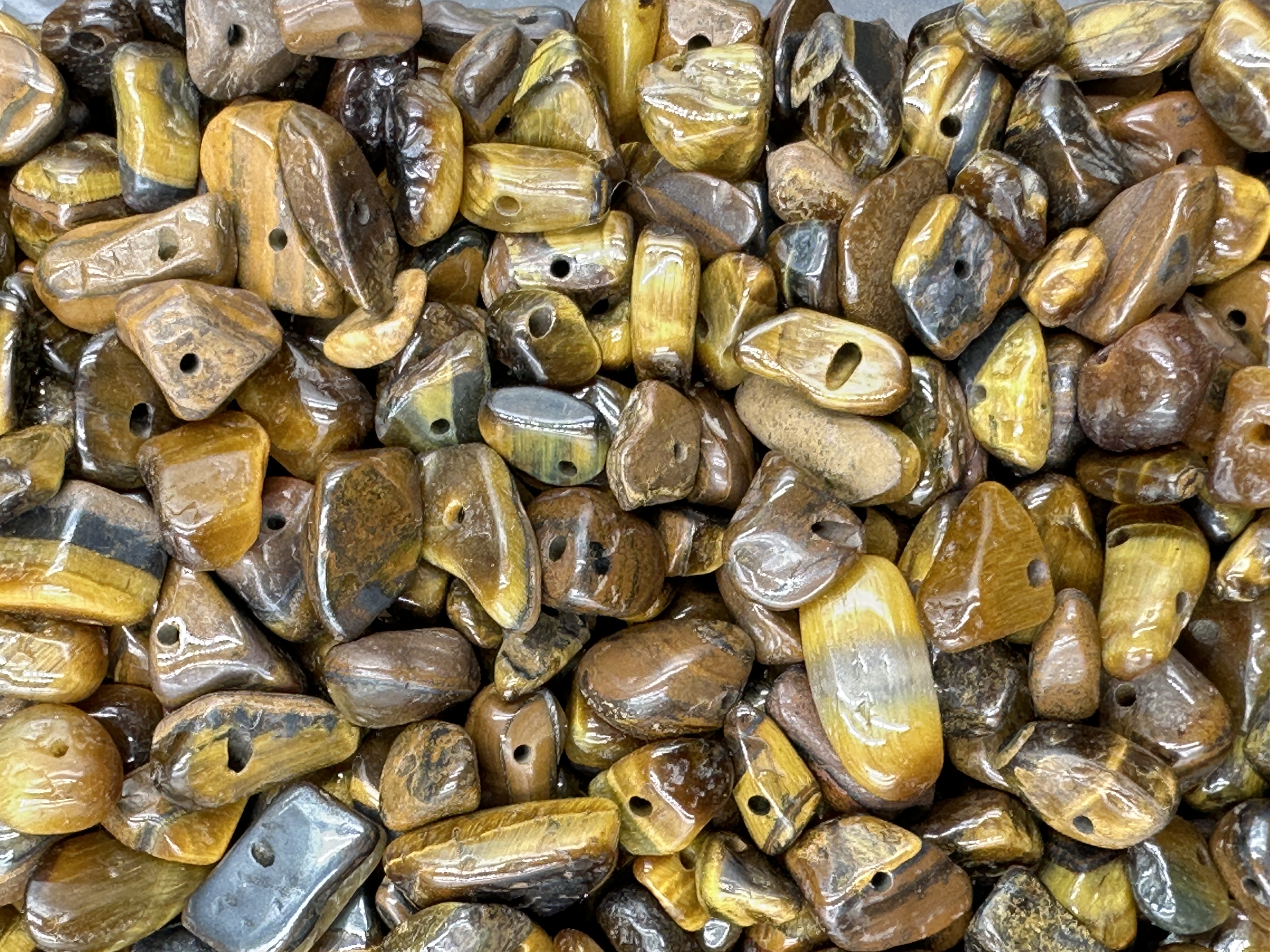 197.Golden Tiger Eyes Chips Shape