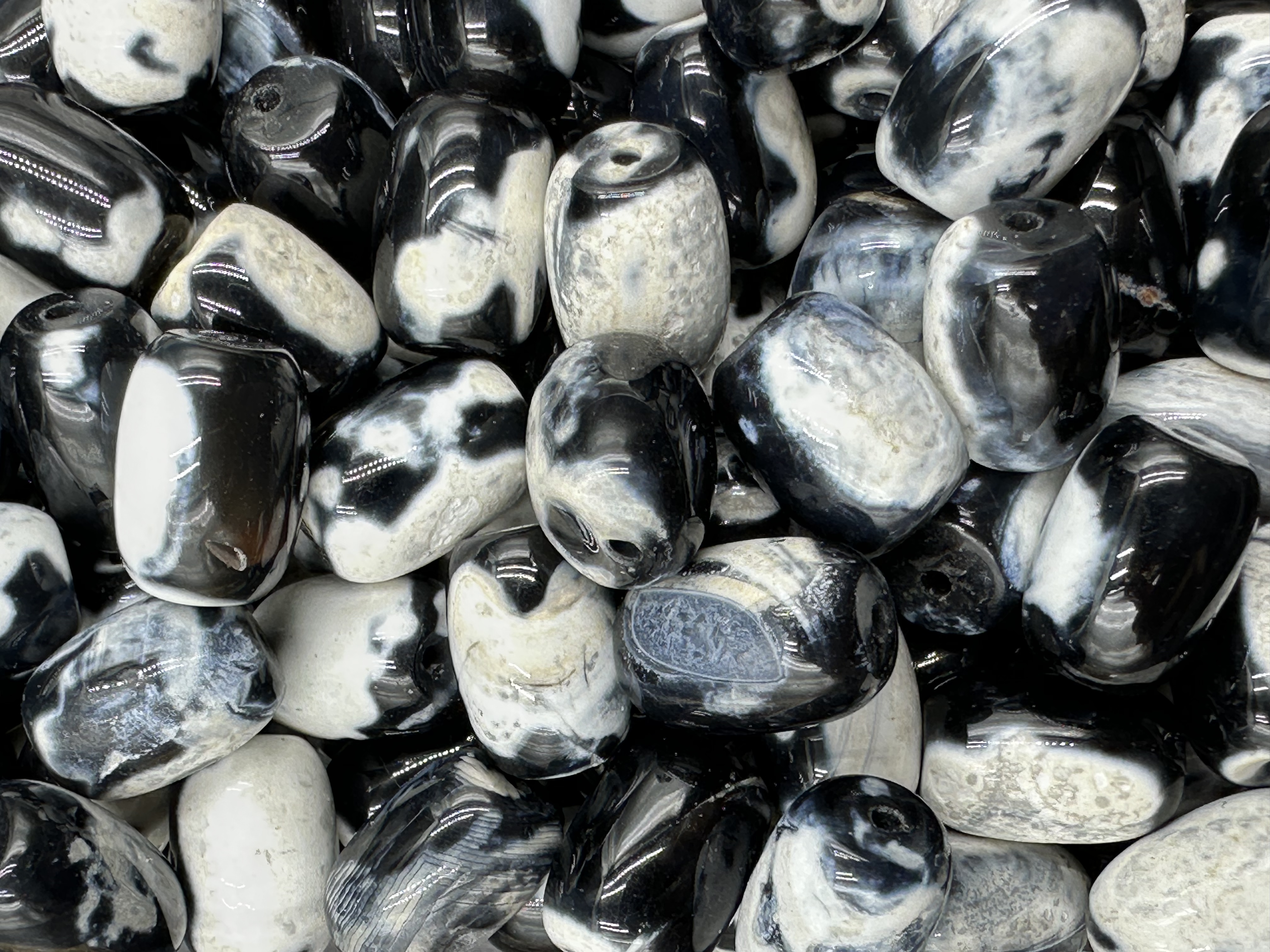 216.Black Orca Agate Barrel Shape 