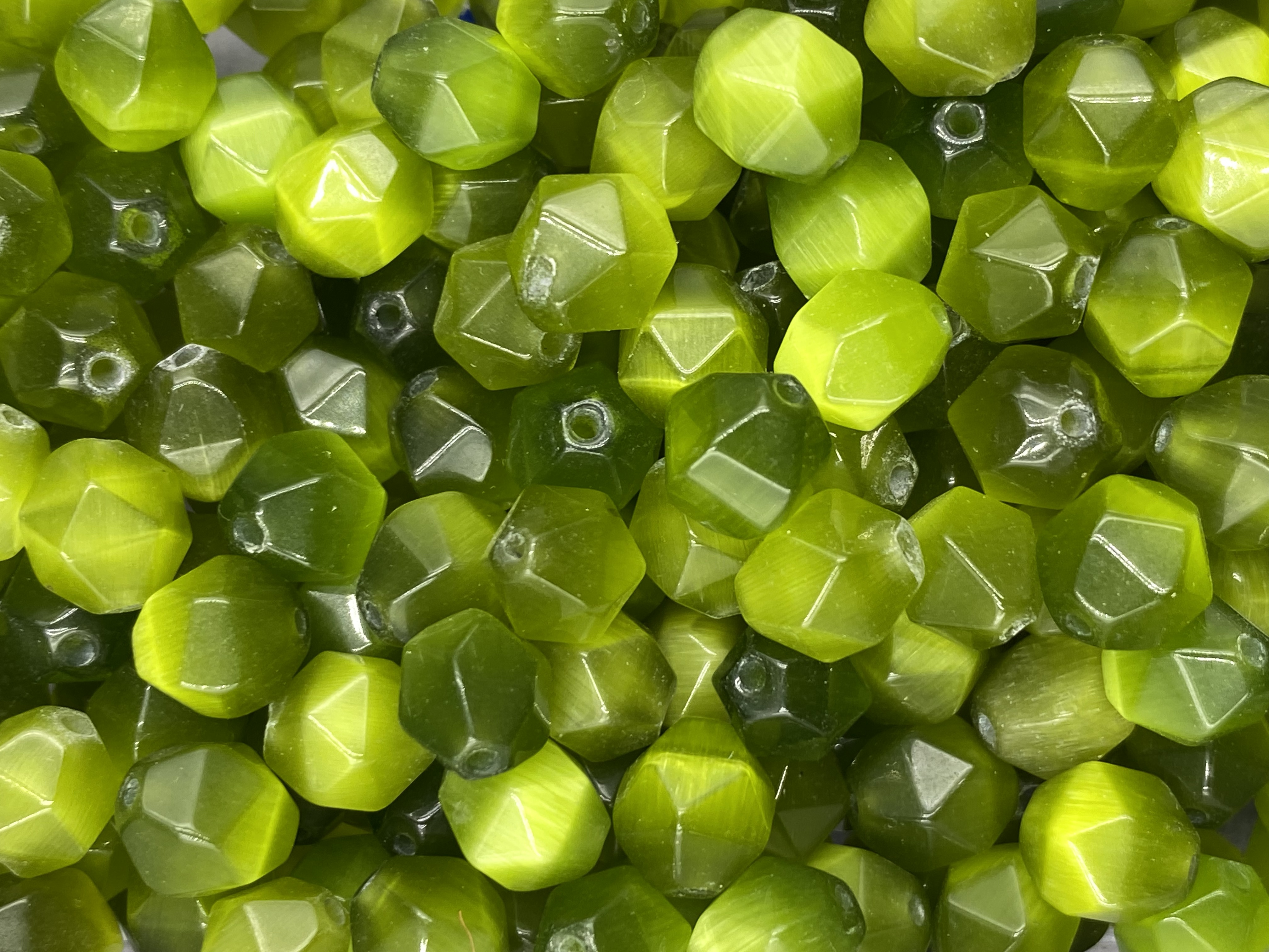 245.Green Cat’s Eyes Faceted Shape