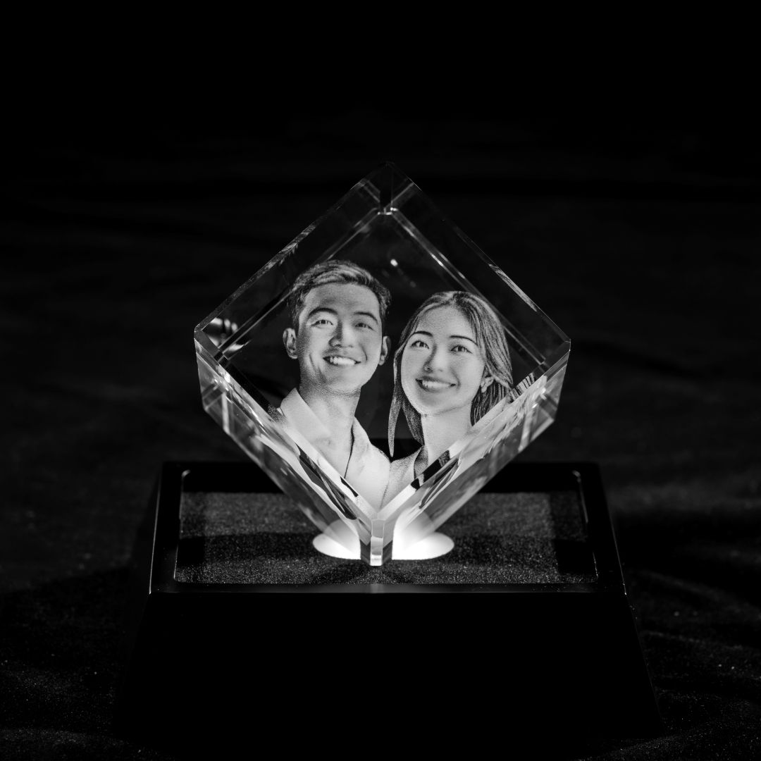 3D Crystal Cut Corner Pets