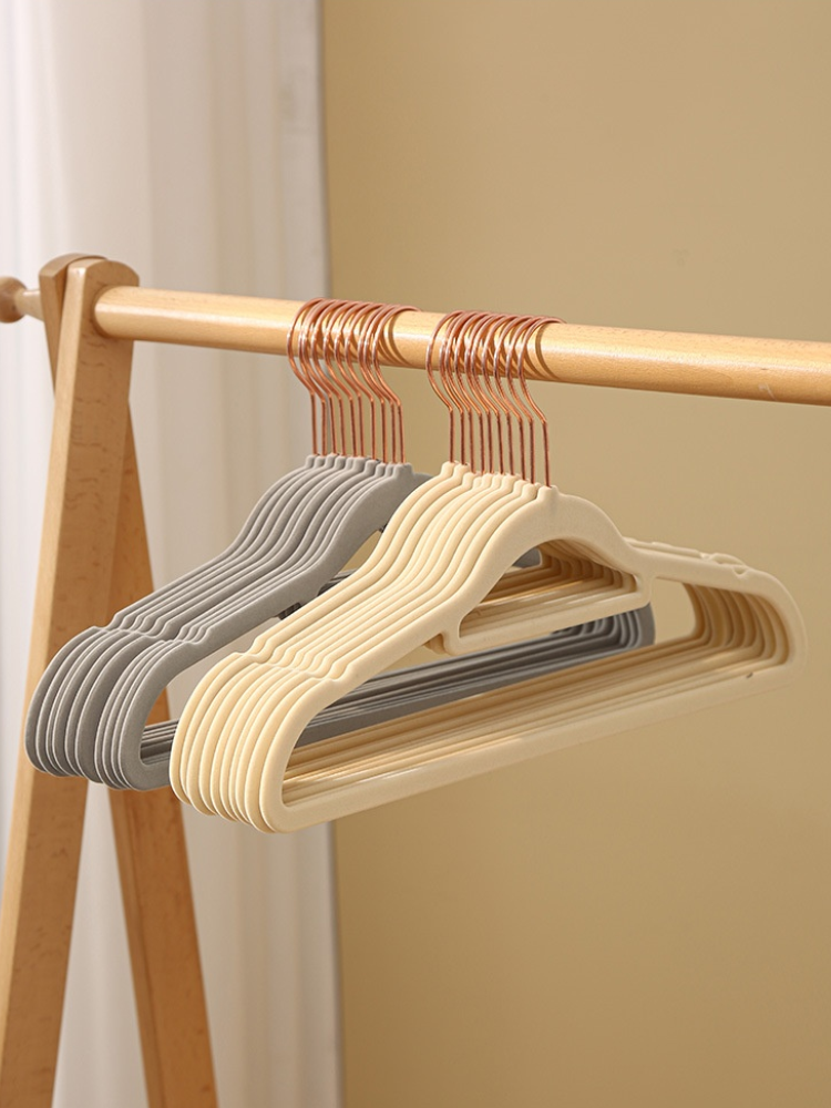 Clothes hanger 