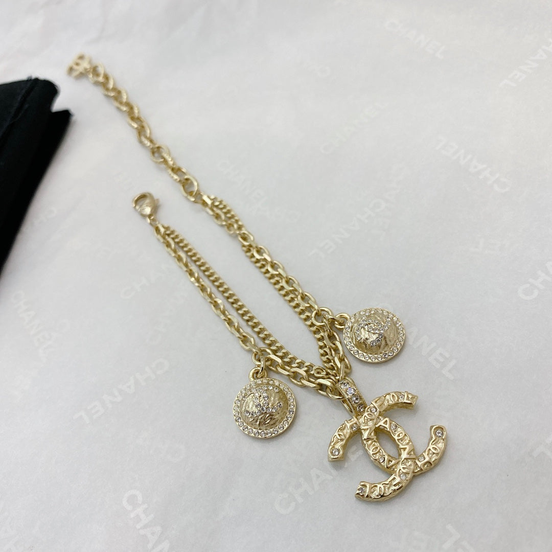 Classic fashion Pendant Round Bracelet