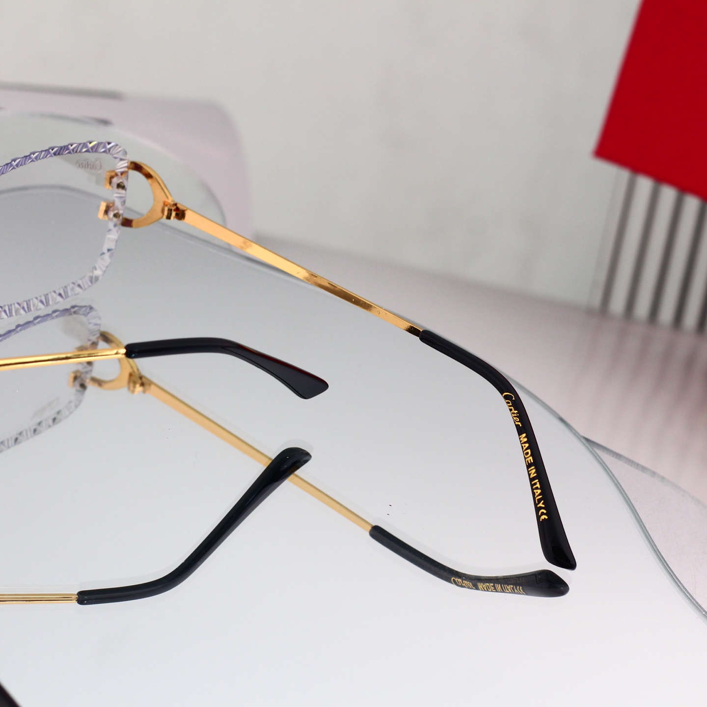 3 Colors Fashion Sunglasses 8068