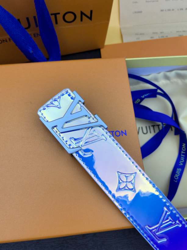 Unique and sparkling diamond belt