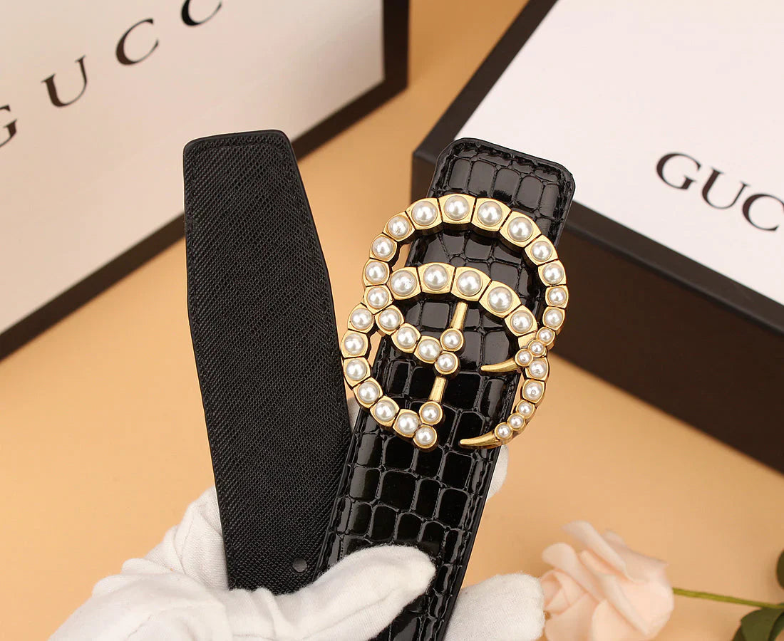 2 styles of pearl belt