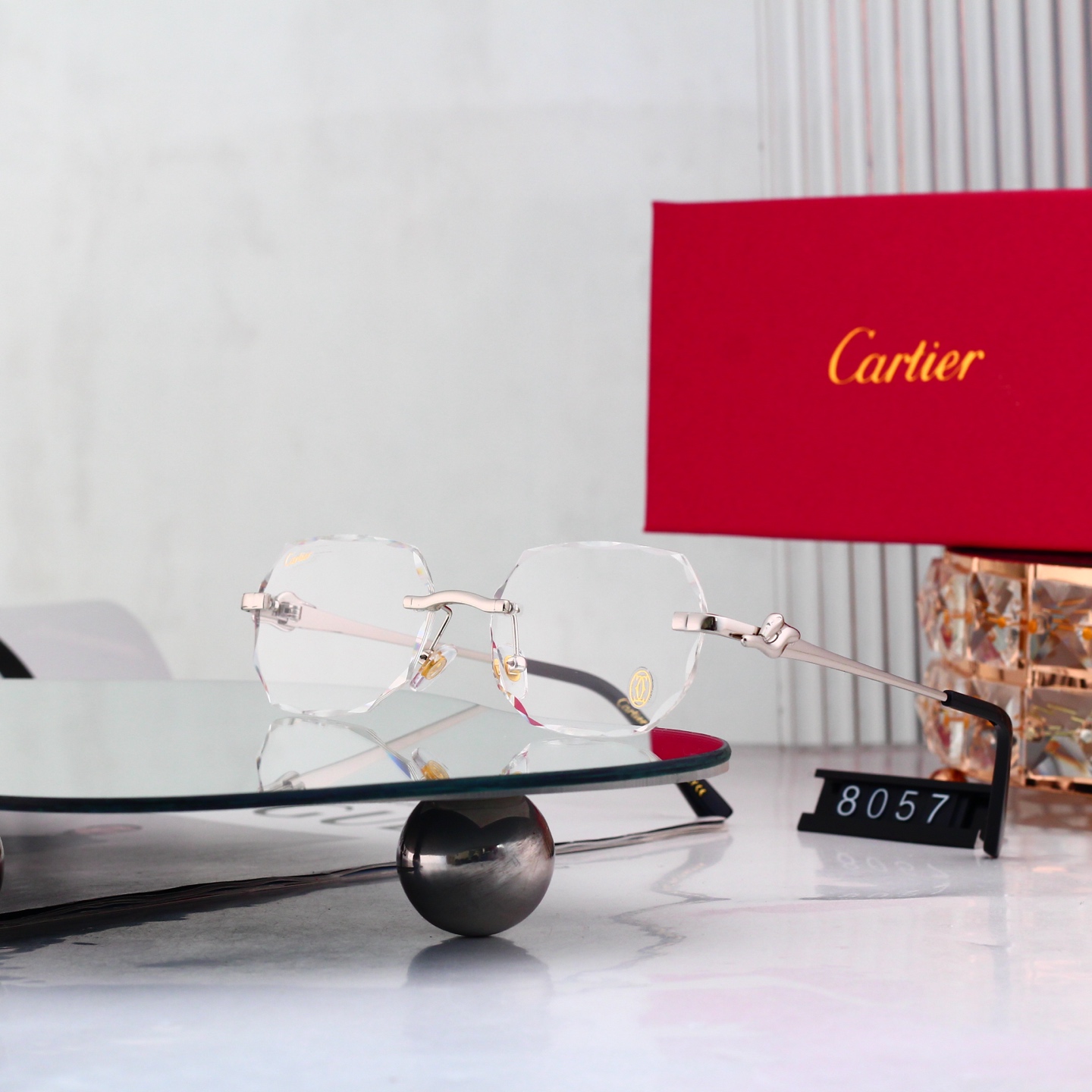 4 Colors Fashion Sunglasses 8057
