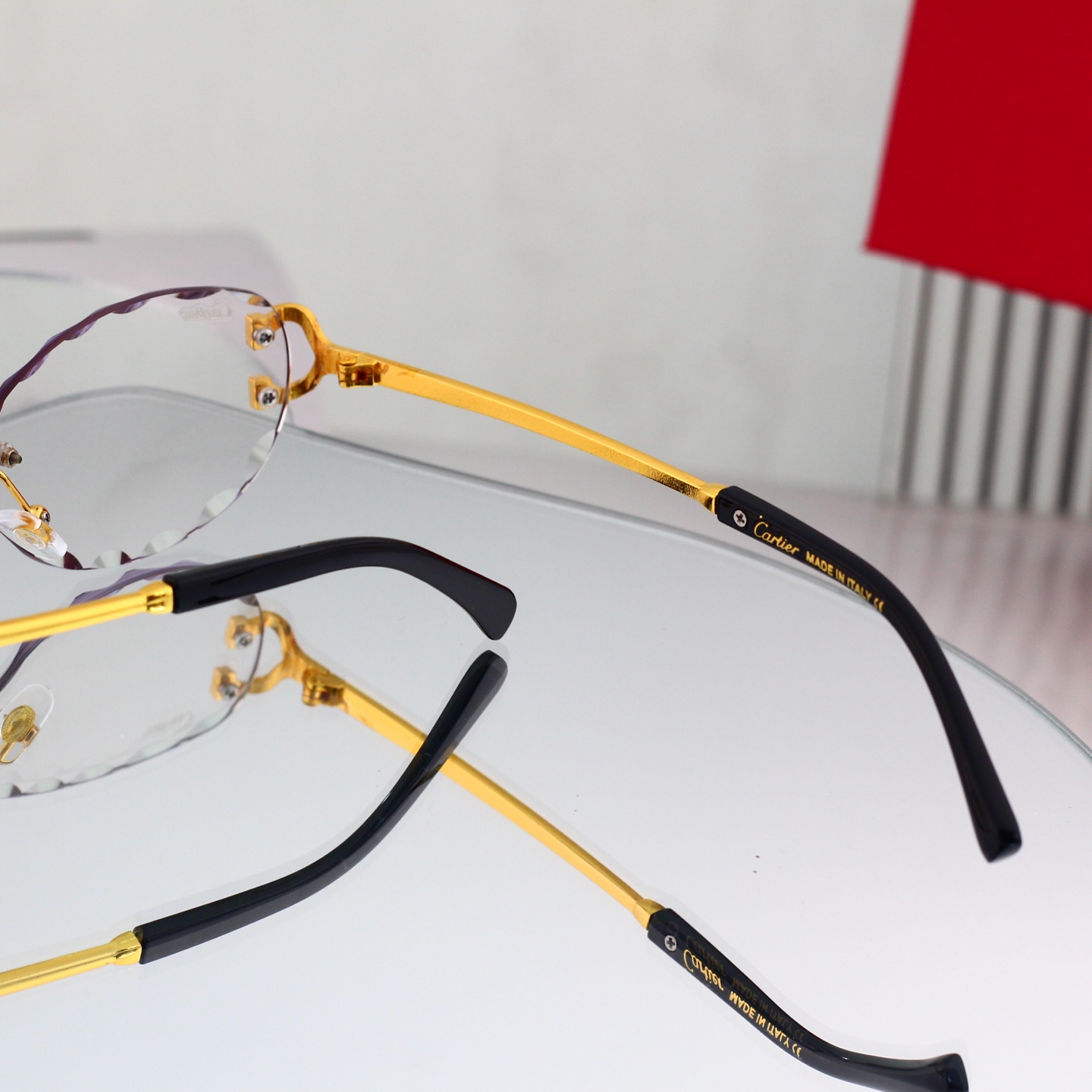 4 Colors Fashion Sunglasses 8063