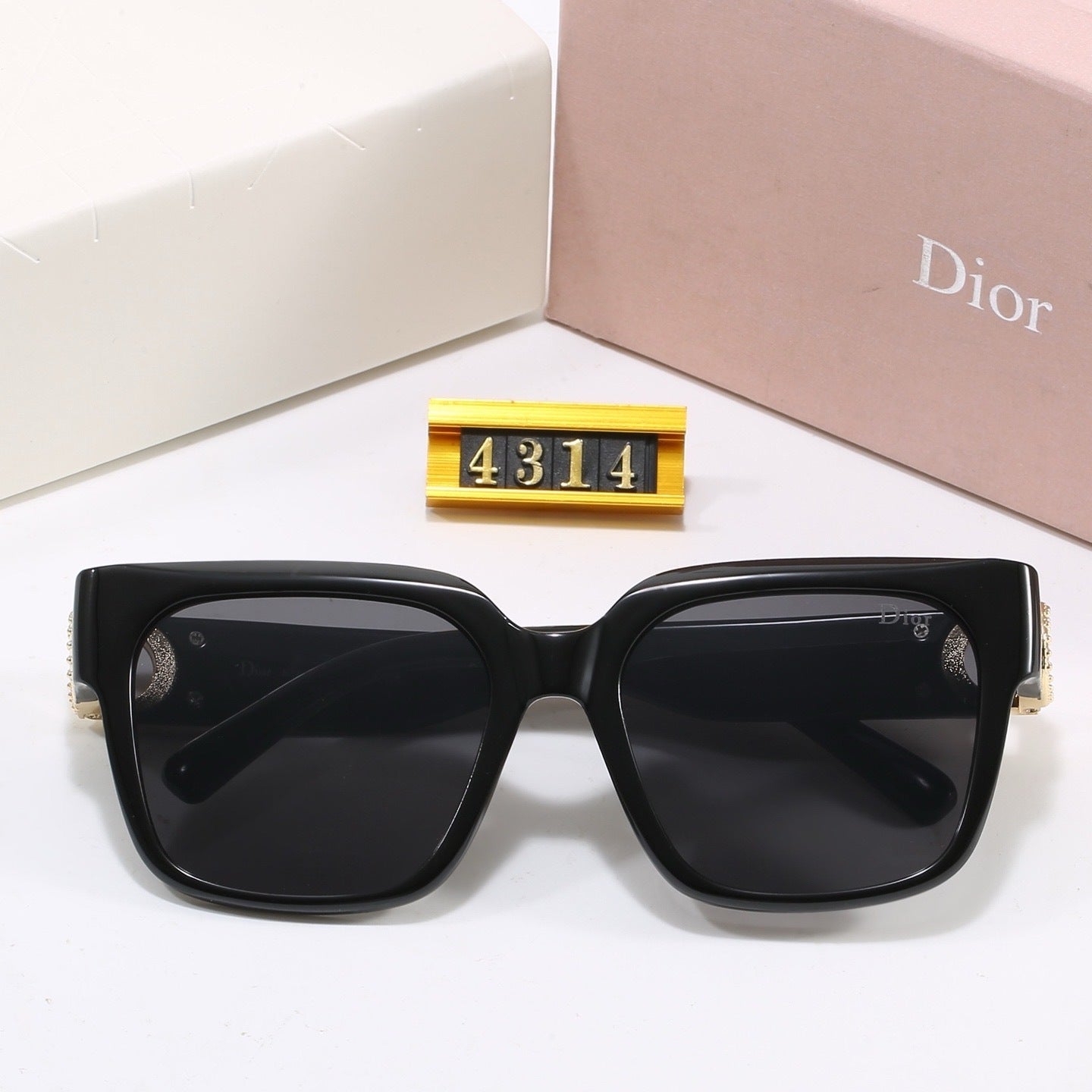 4 Colors Fashion Sunglassesā4314