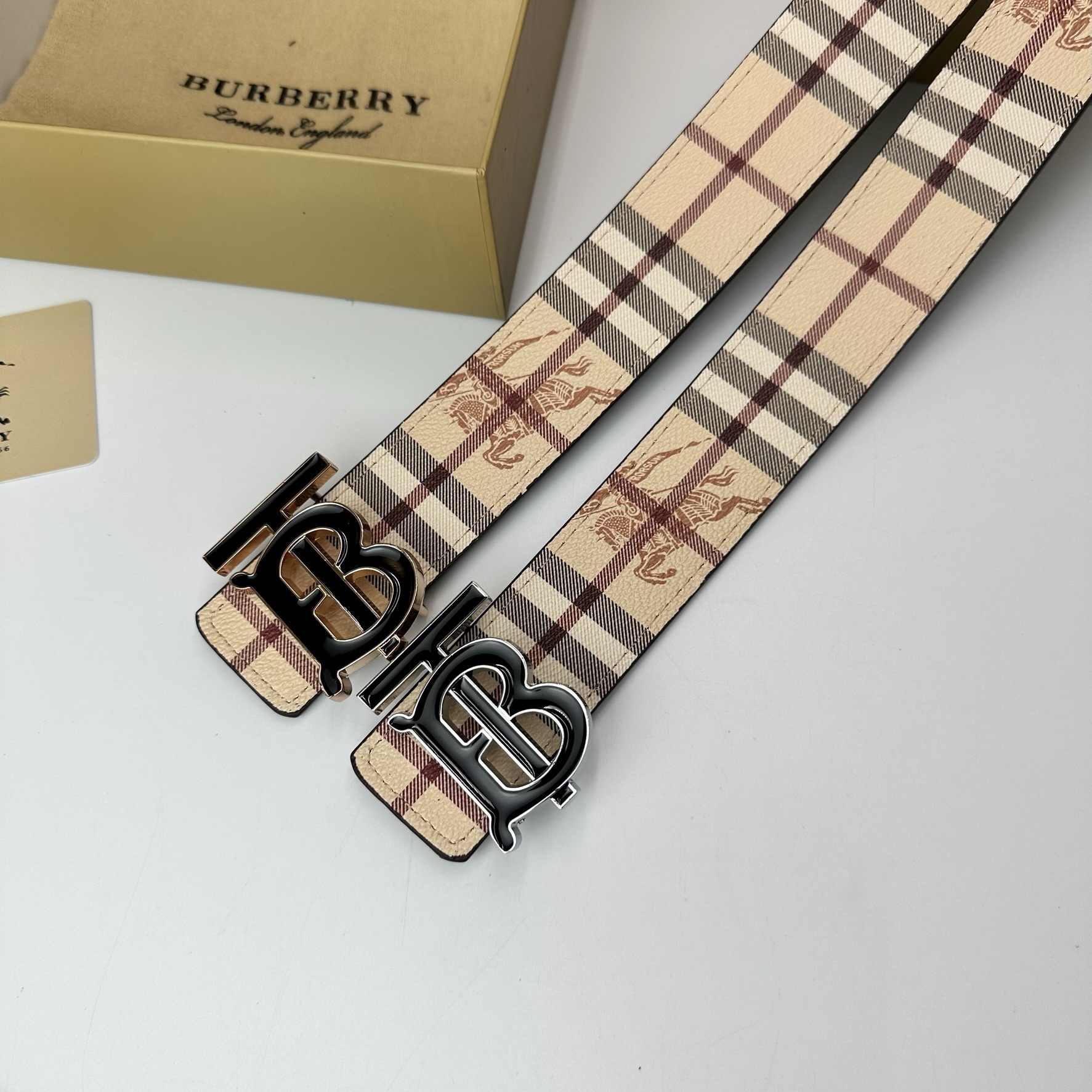 4-color classic embossed leather belt