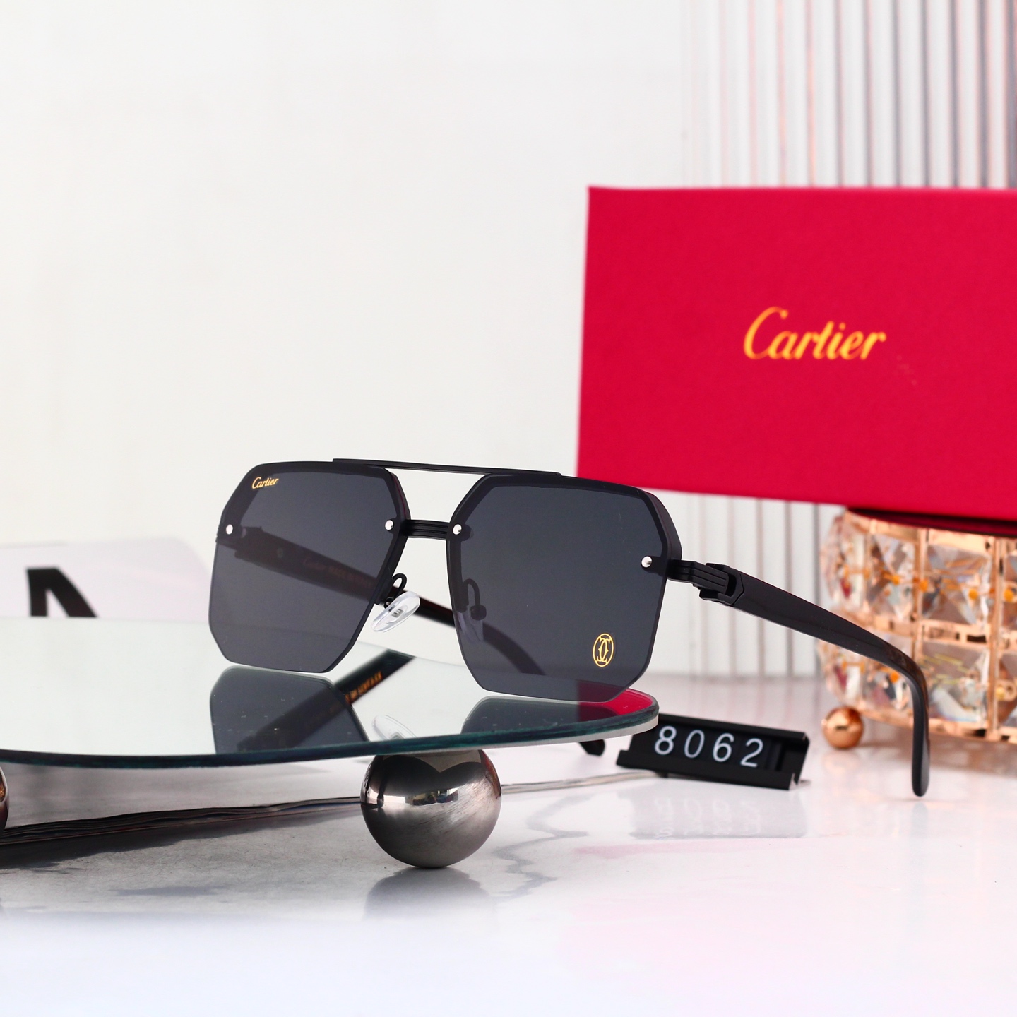 4 Colors Fashion Sunglasses 8062