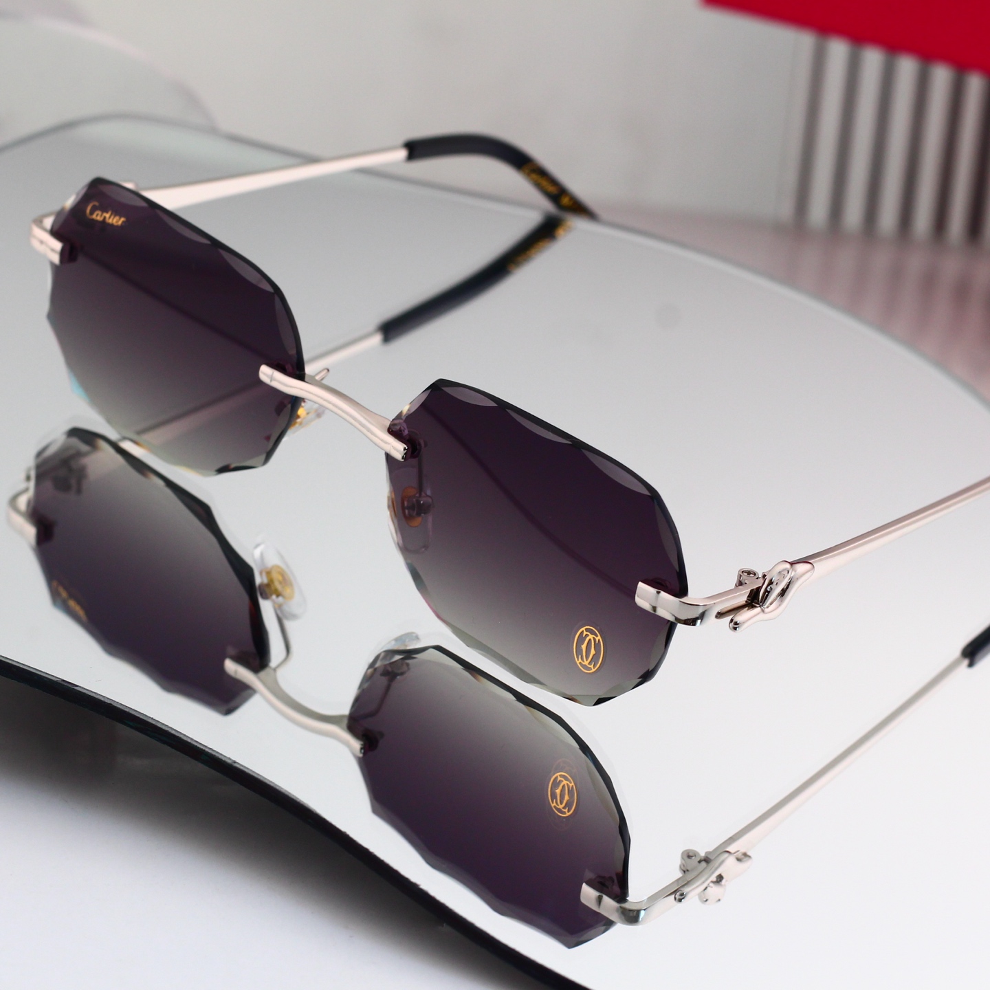 4 Colors Fashion Sunglasses 8057