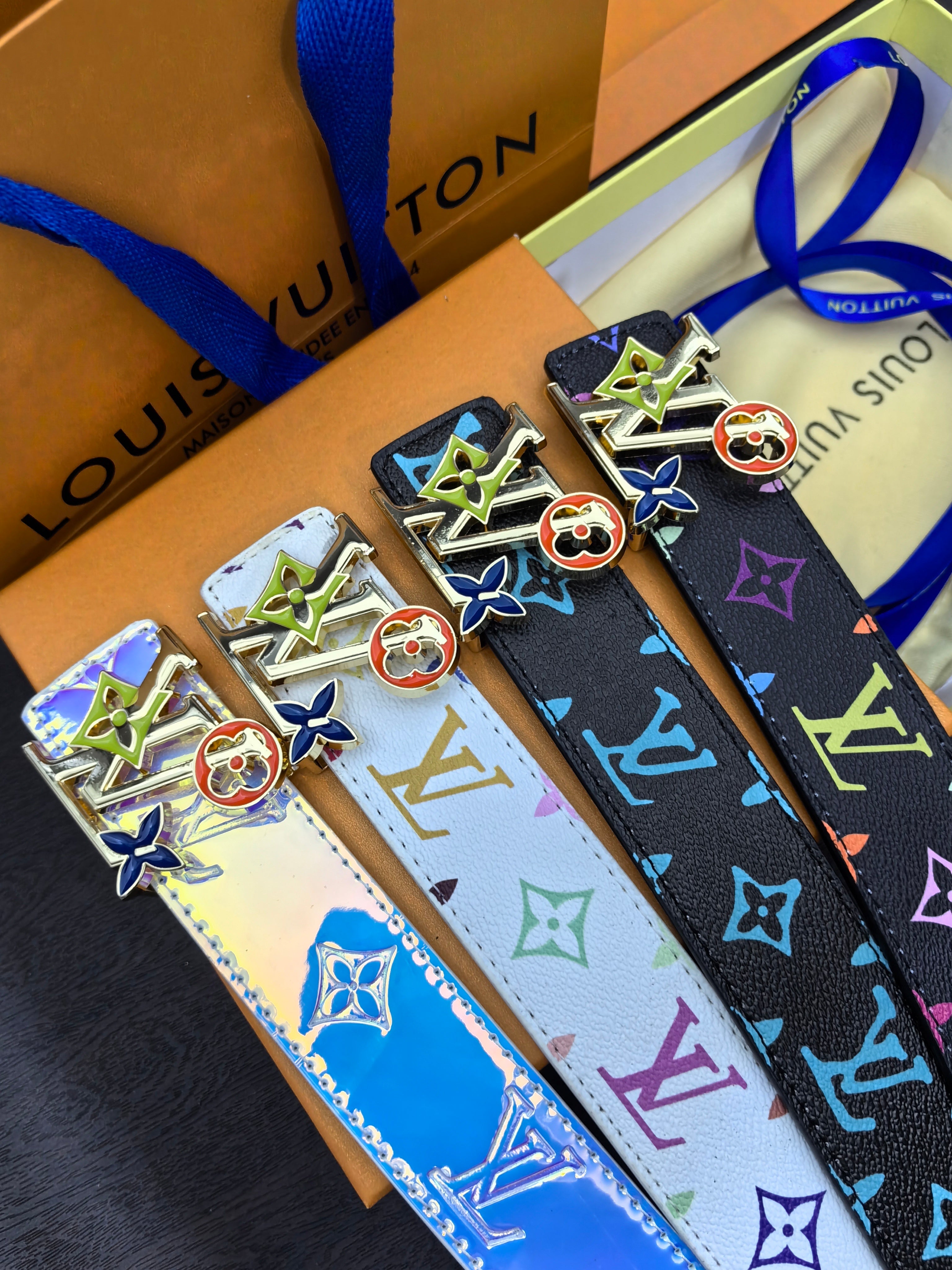 4-color classic buckle leather belt