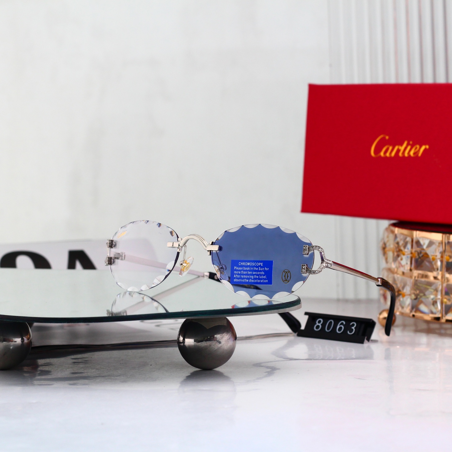 4 Colors Fashion Sunglasses 8063