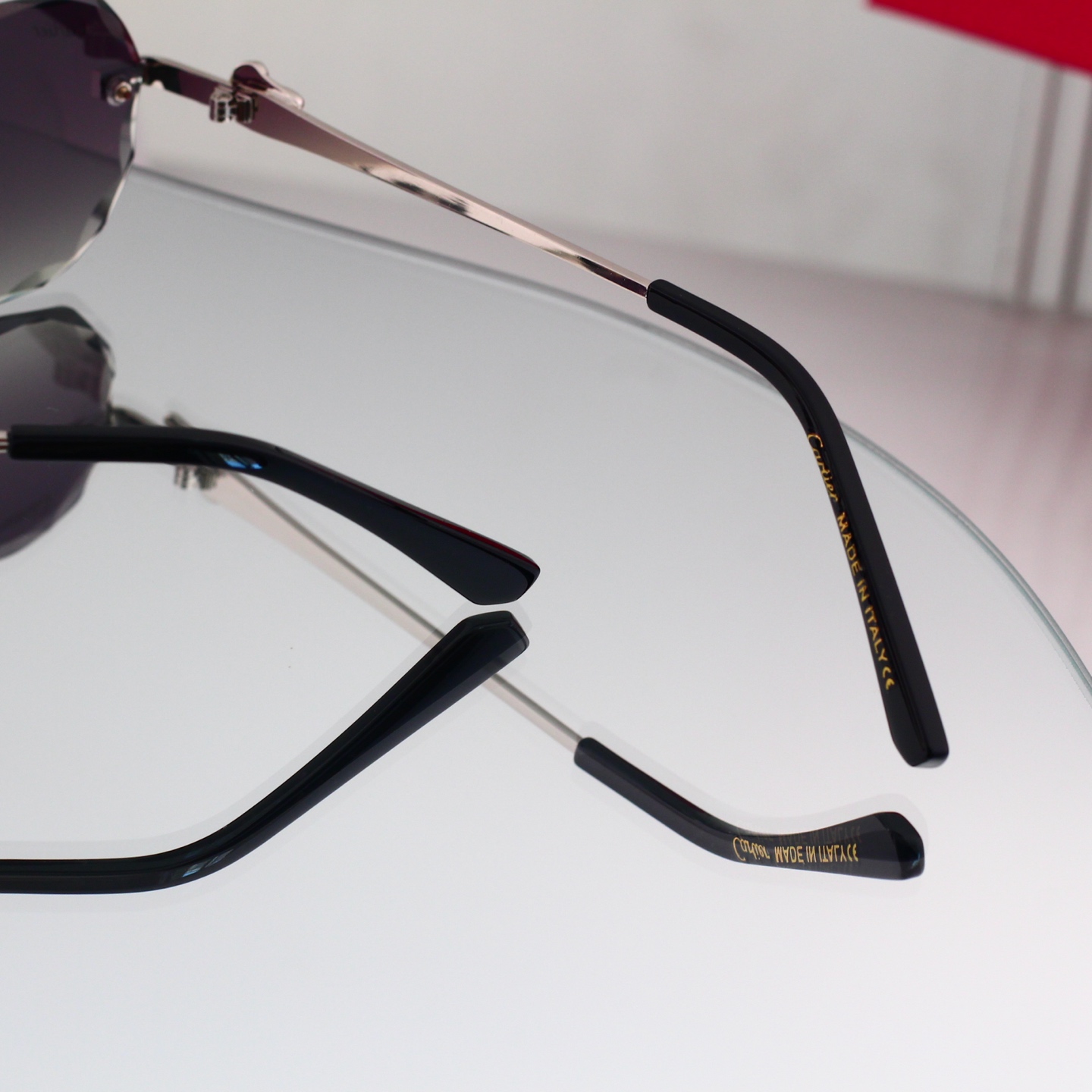 4 Colors Fashion Sunglasses 8057