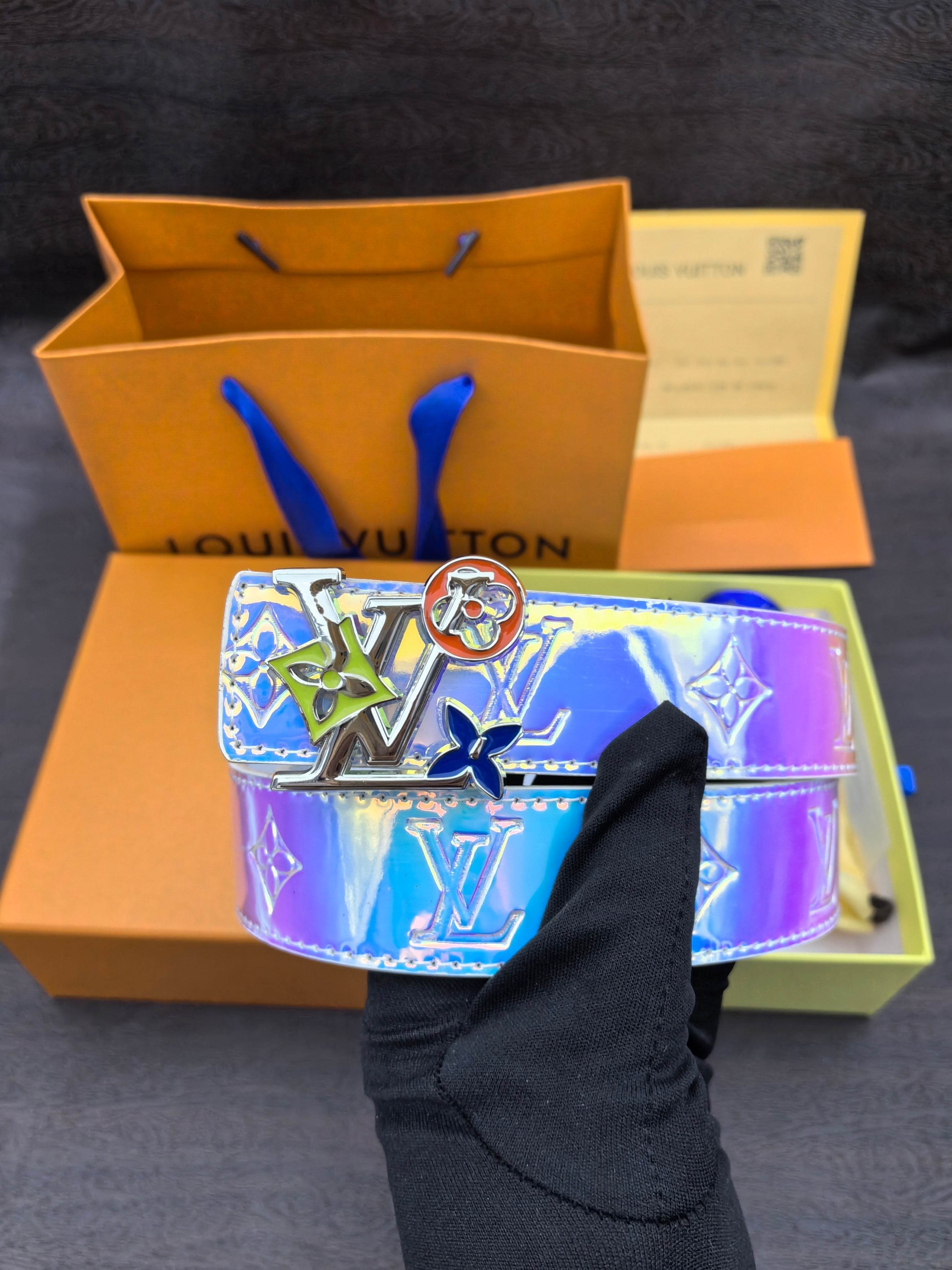 4-color classic buckle leather belt