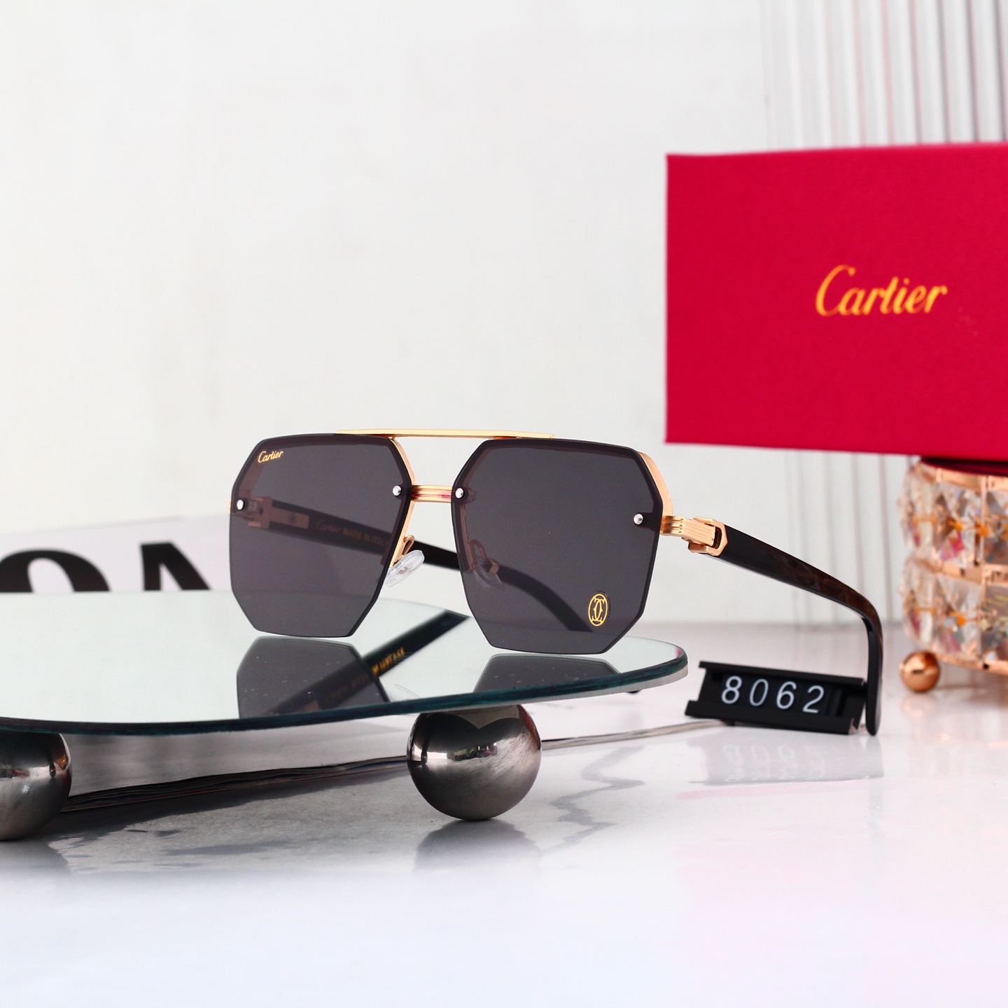 4 Colors Fashion Sunglasses 8062