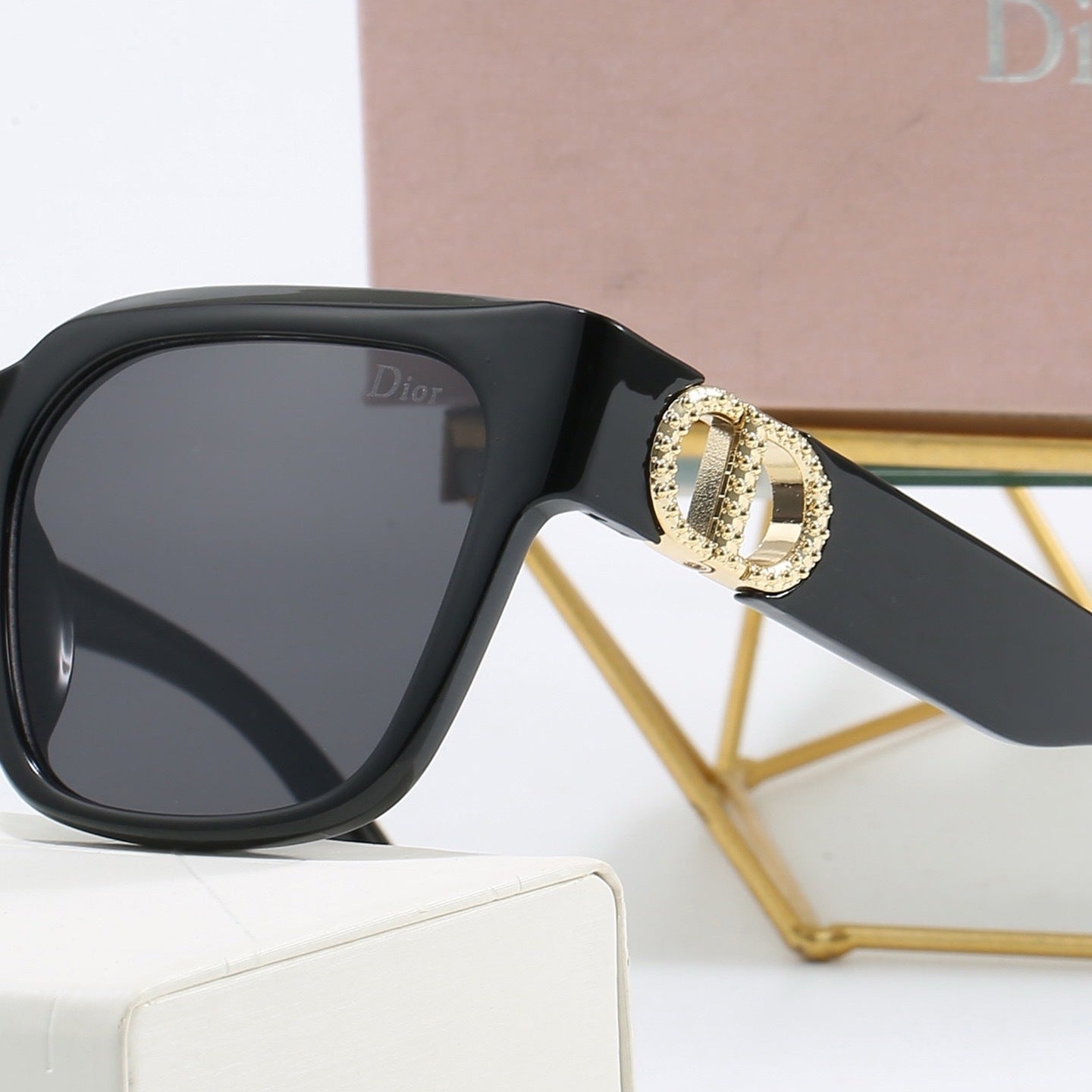 4 Colors Fashion Sunglassesā4314