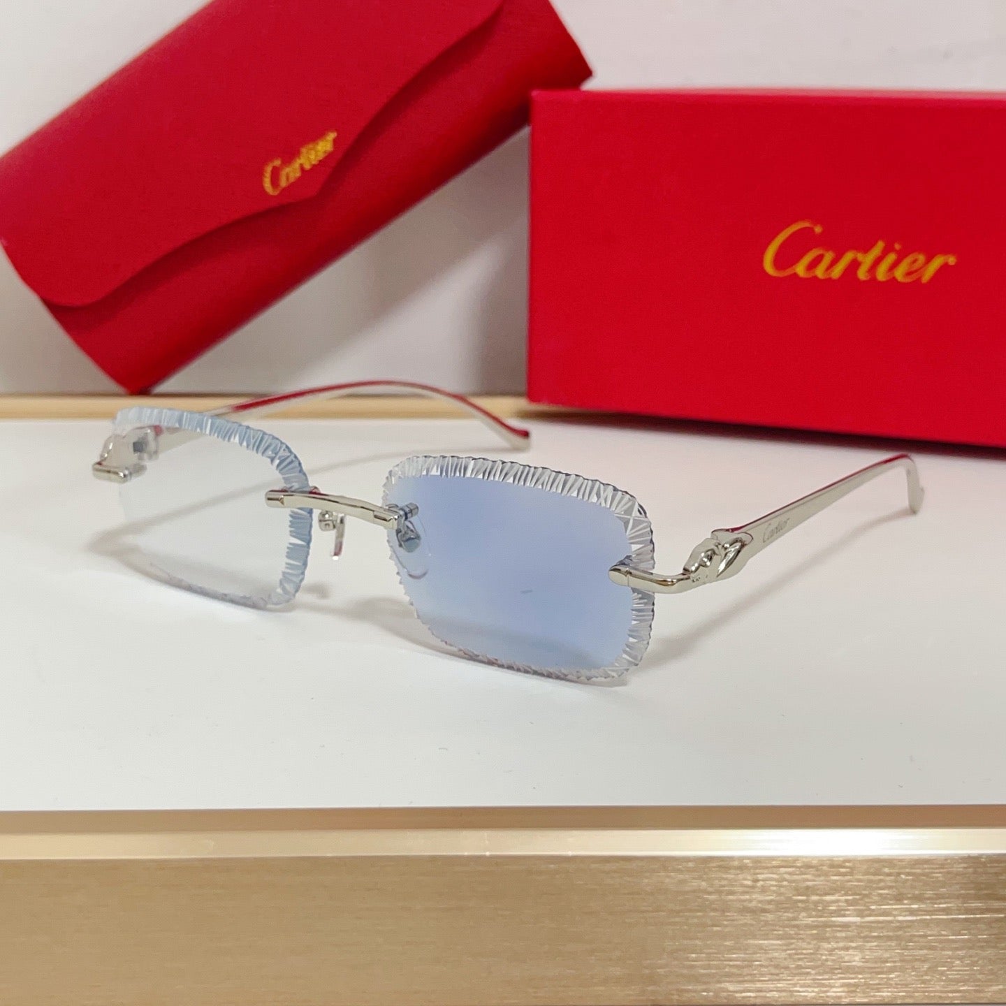 diamond cut lenses will change color under ultraviolet light sunglasses