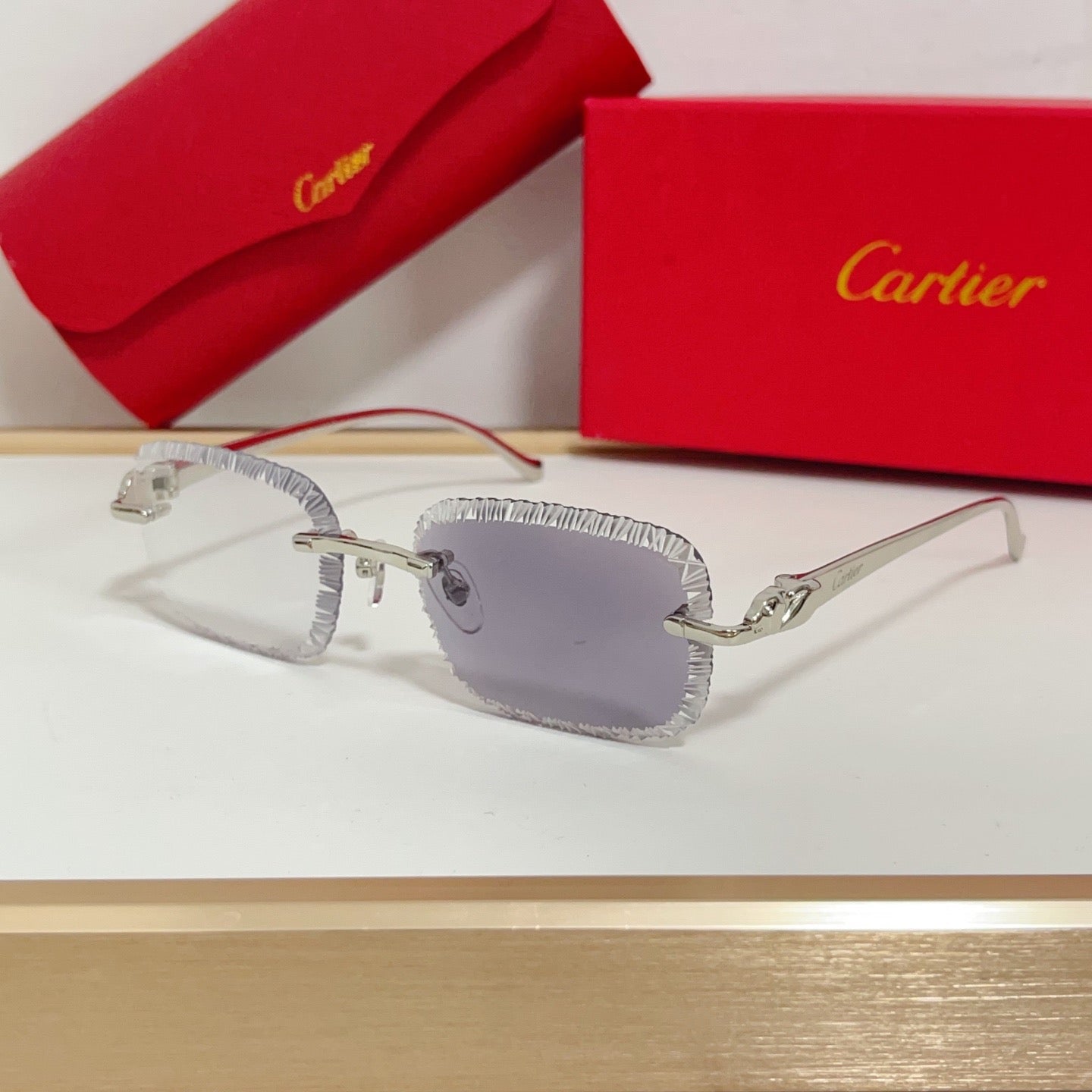 diamond cut lenses will change color under ultraviolet light sunglasses