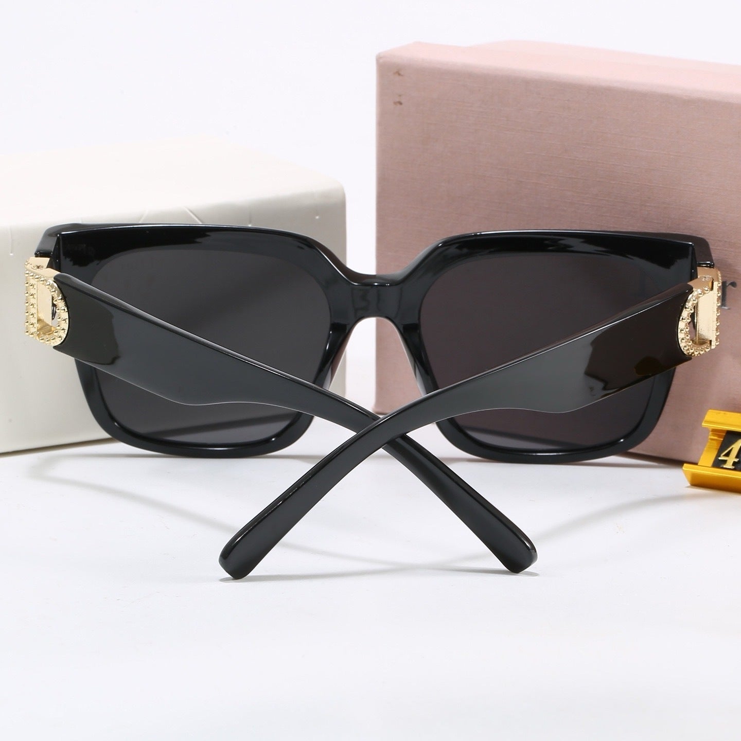 4 Colors Fashion Sunglassesā4314