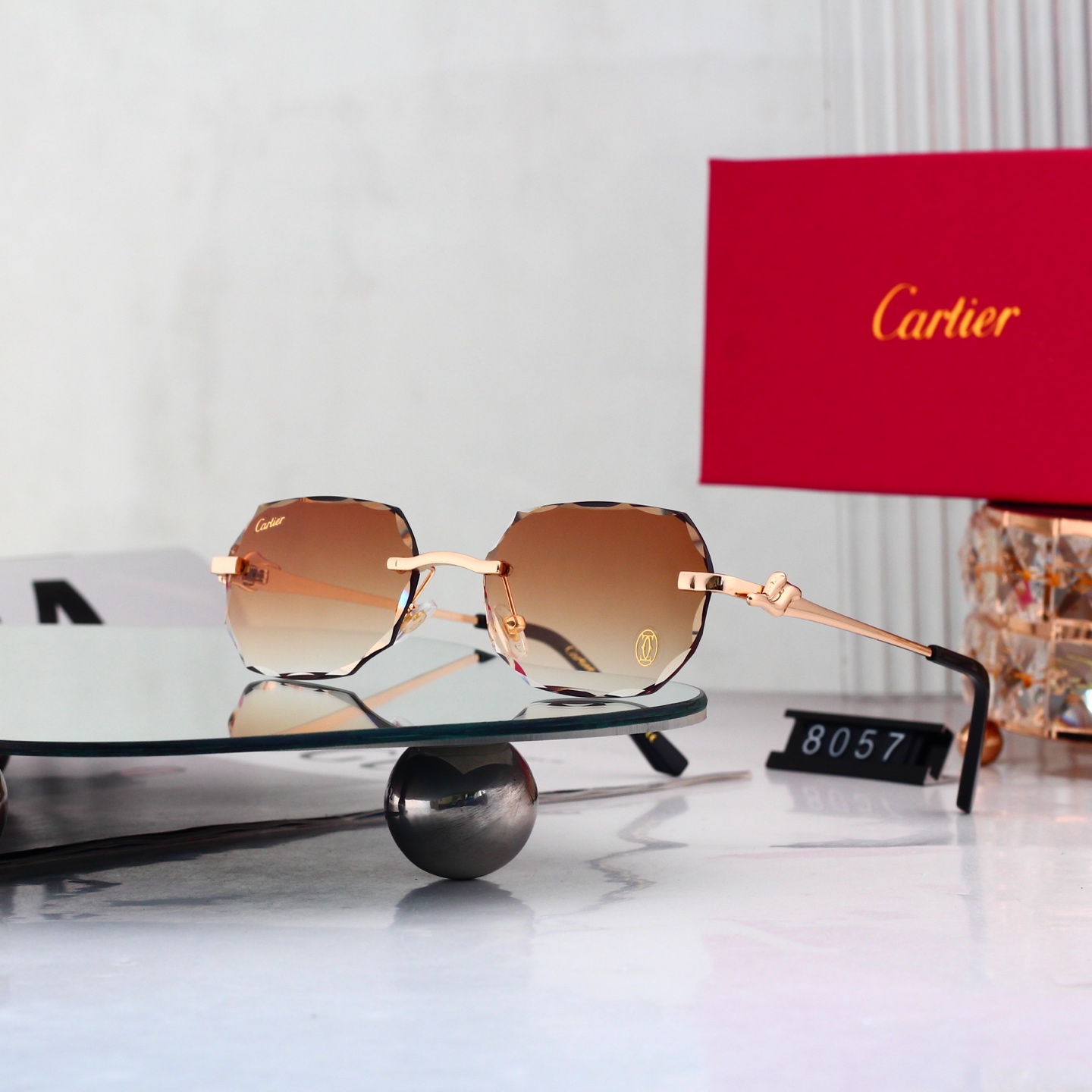 4 Colors Fashion Sunglasses 8057