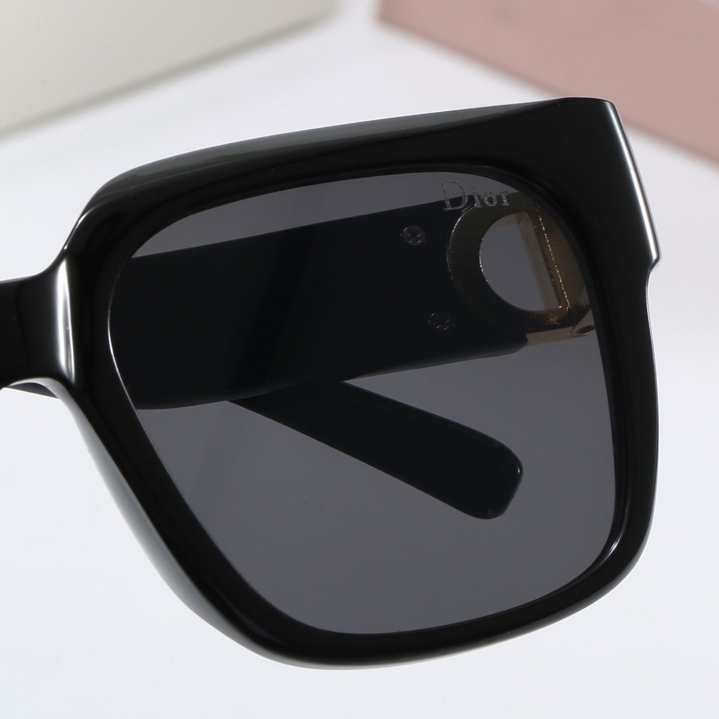 4 Colors Fashion Sunglassesā4314