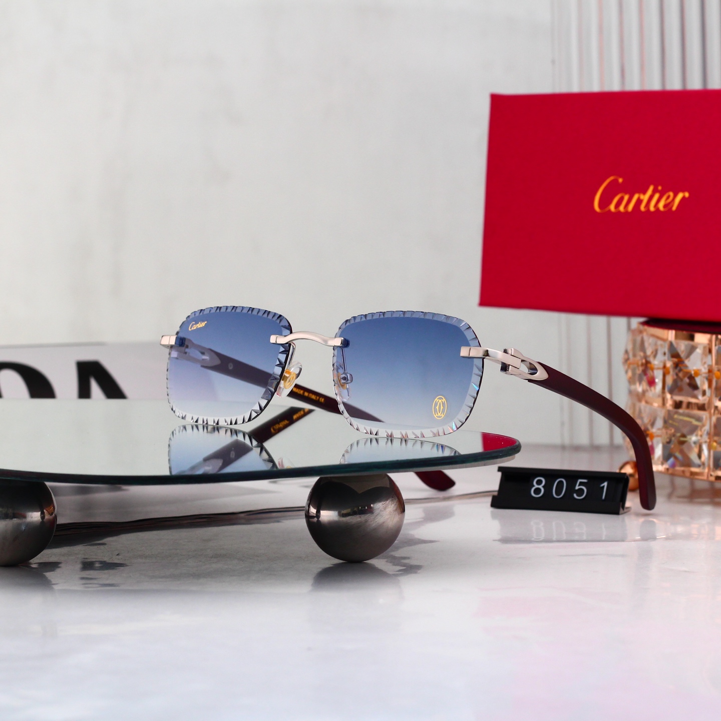 4 Colors Fashion Sunglasses 8051