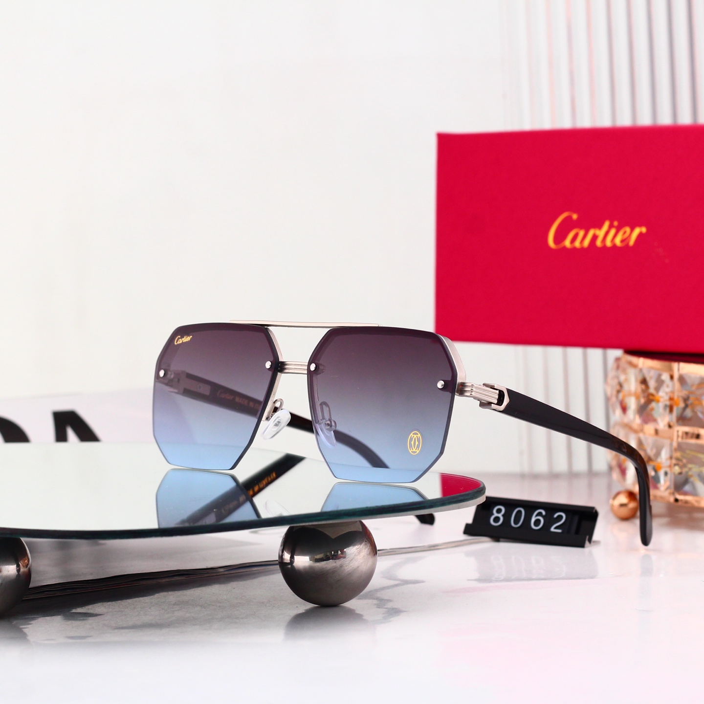 4 Colors Fashion Sunglasses 8062