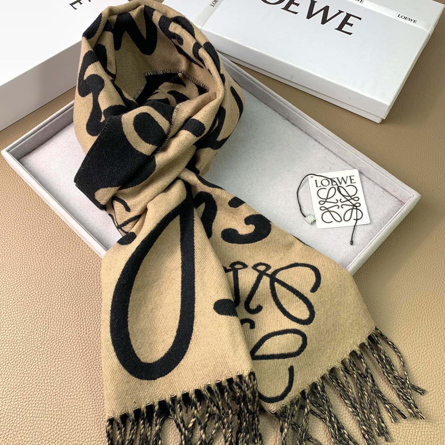 Winter color-blocked cashmere scarf