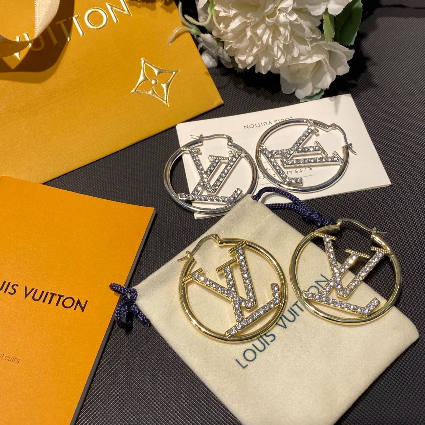 Classic round letter pendant earrings