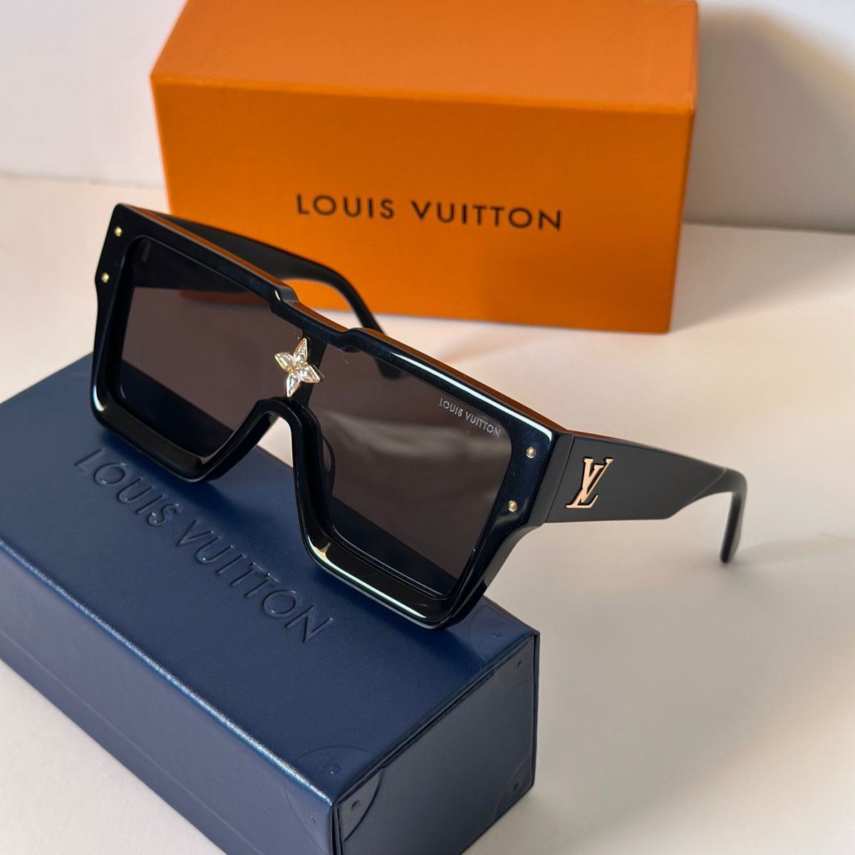 Hot Gradient Black Fashion Sunglasses