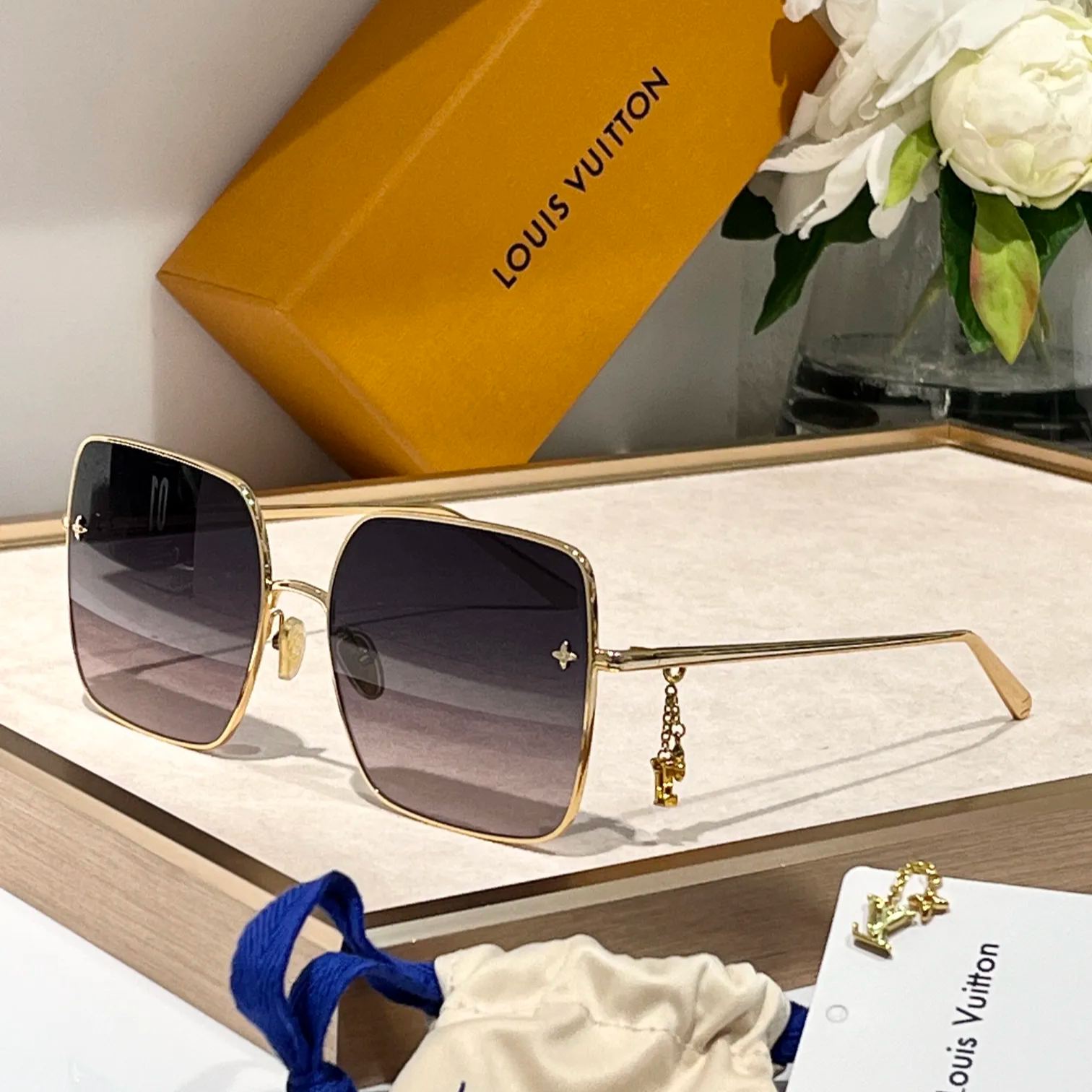 High-quality 8-color stylish square sunglasses