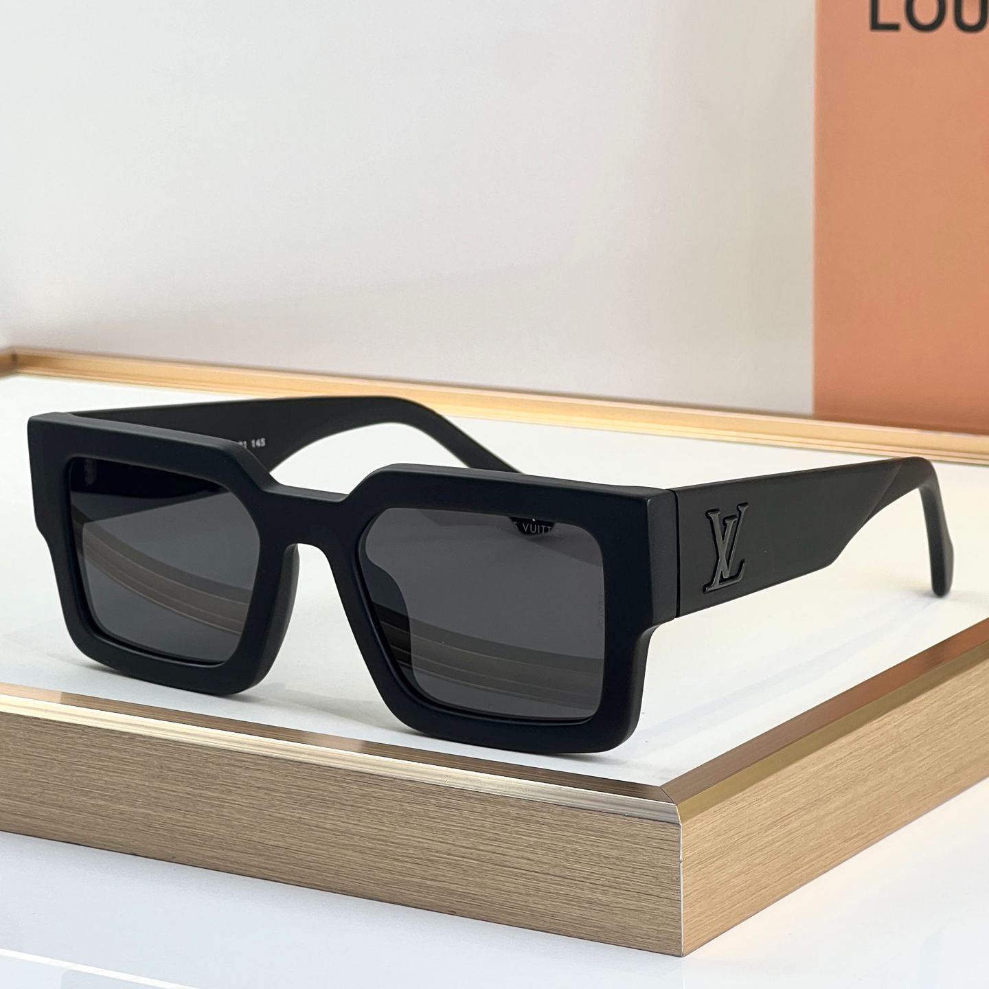 High-quality 8-color stylish square sunglasses